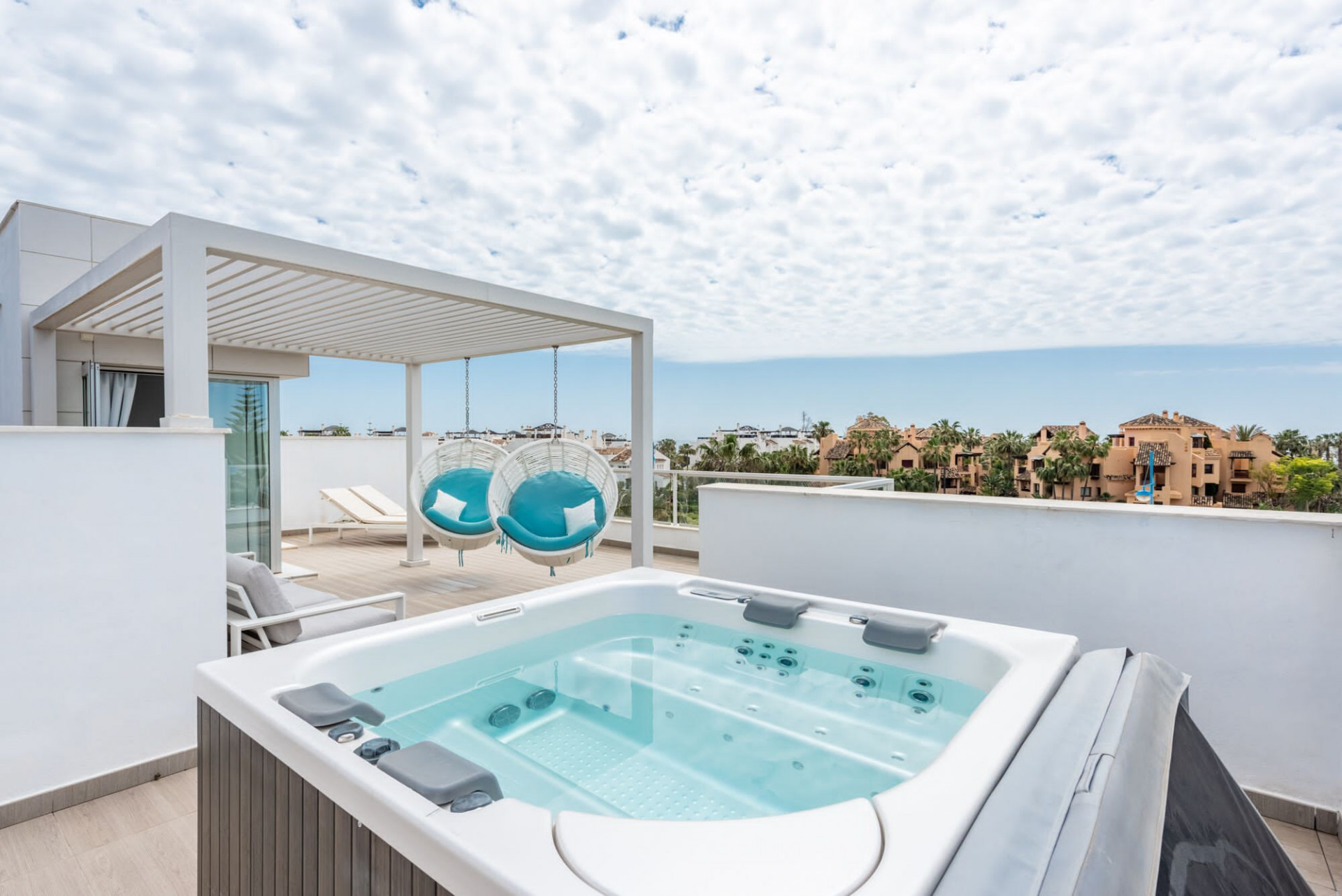 Luxurious beach penthouse in San Pedro with a exceptional location in San Pedro de Alcantara