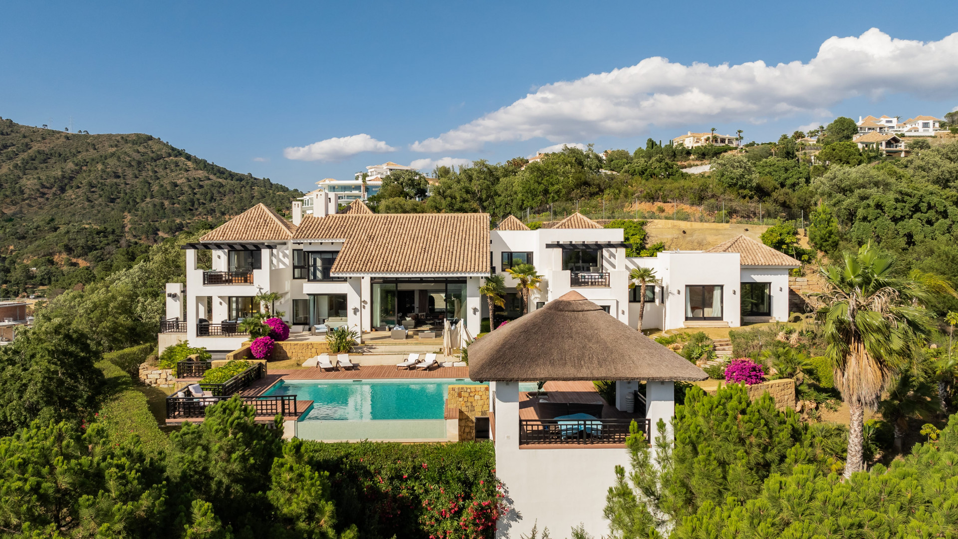 Frontline golf villa with sea and mountain views in La Zagaleta in Benahavis