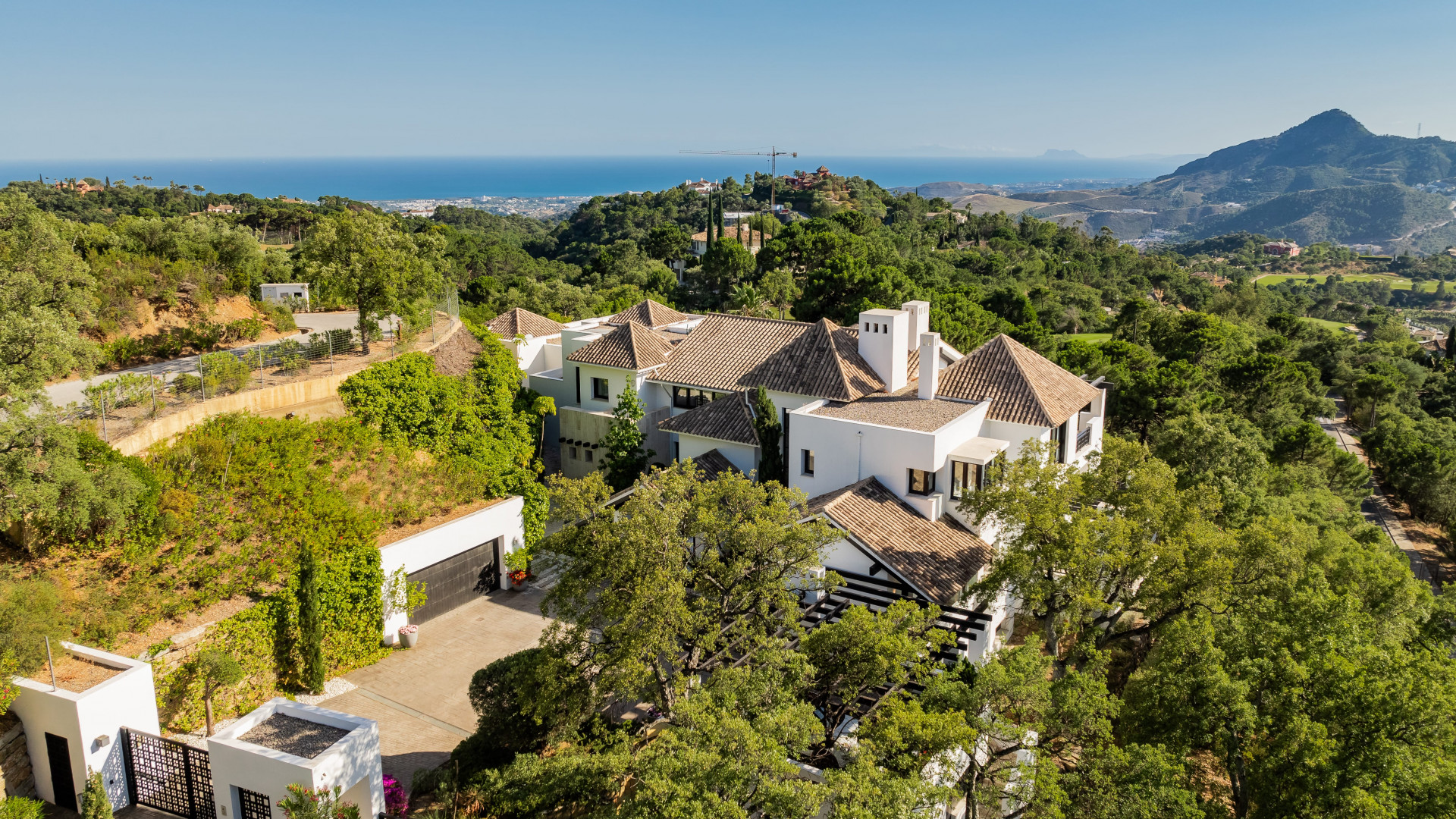 Villa de golf en première ligne avec vue sur la mer et les montagnes à La Zagaleta à Benahavis