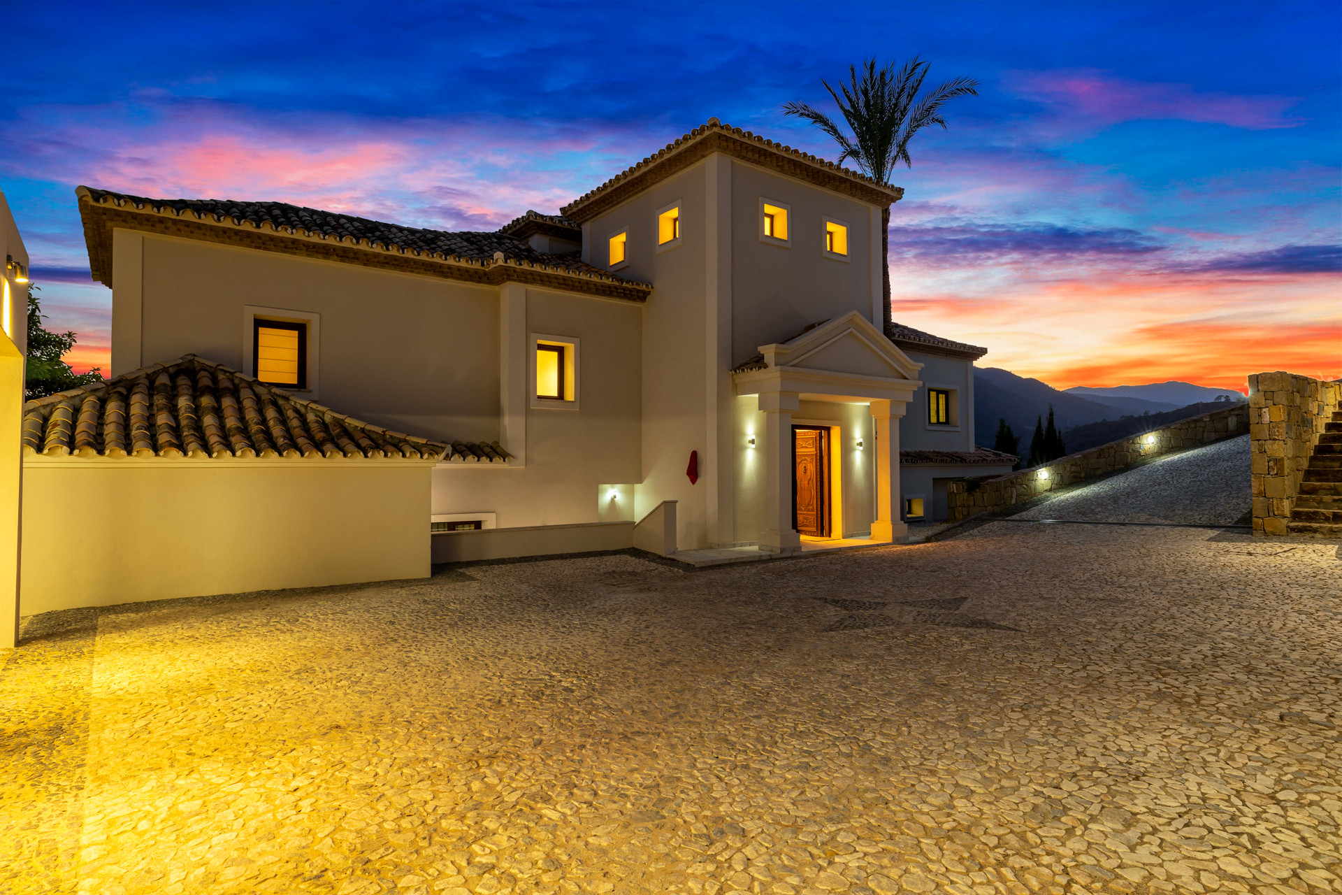 Prachtige villa met 6 slaapkamers in traditionele stijl in Monte Mayor Country Club in Benahavis