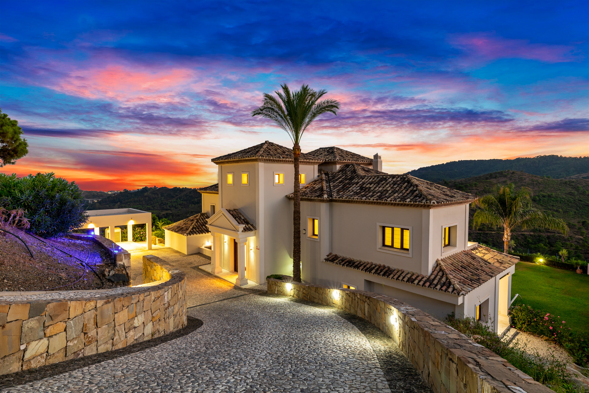 Prachtige villa met 6 slaapkamers in traditionele stijl in Monte Mayor Country Club in Benahavis