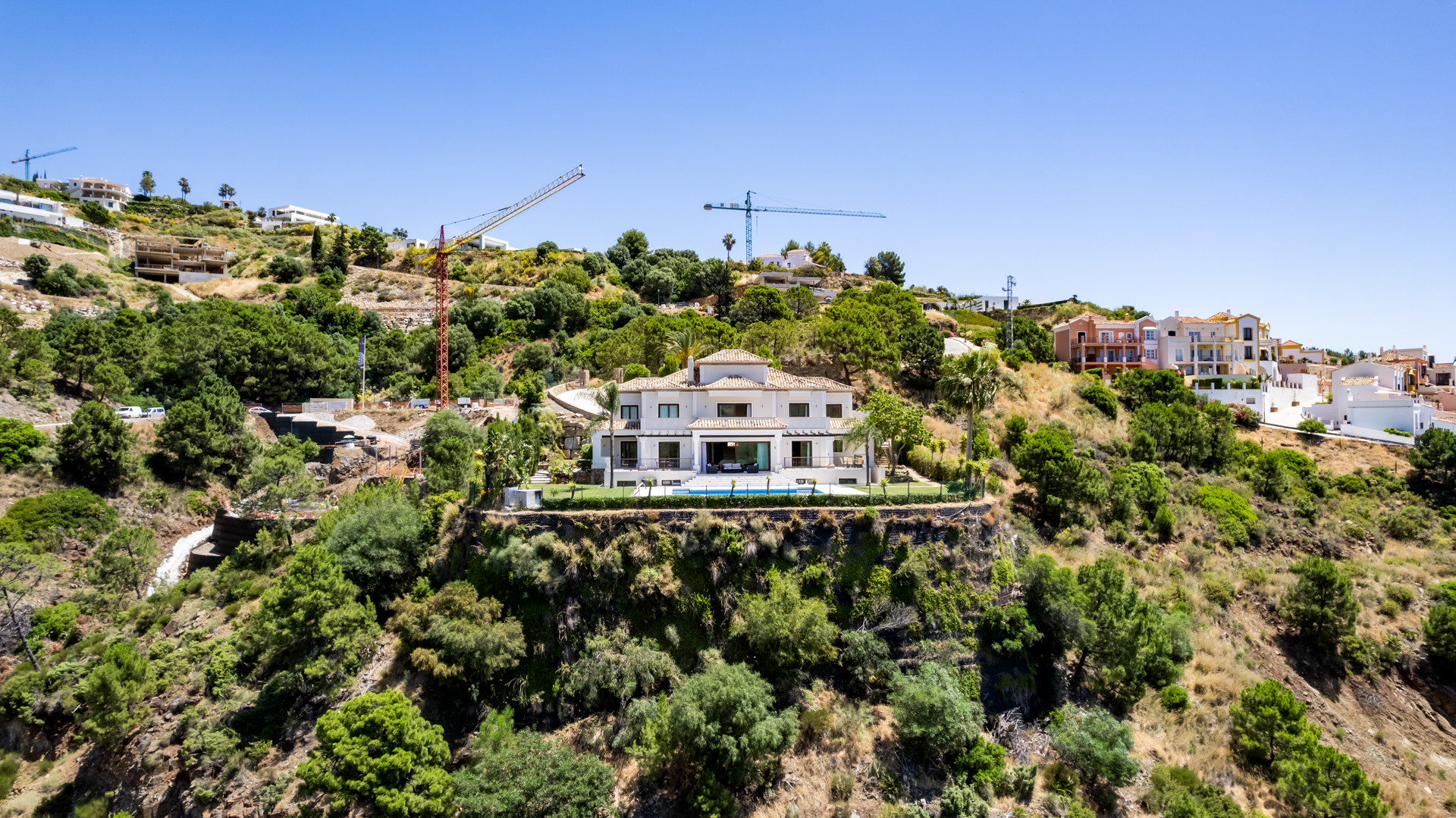 Prachtige villa met 6 slaapkamers in traditionele stijl in Monte Mayor Country Club in Benahavis