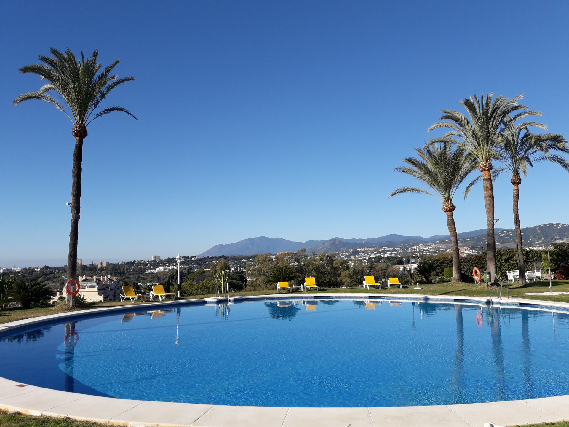 Elegante apartamento en planta baja en Las Lomas del Marbella Club en Marbella Golden Mile