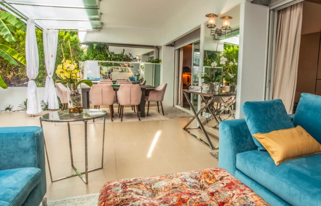 Stijlvol begane grond appartement in Las Lomas del Marbella Club in Marbella Golden Mile