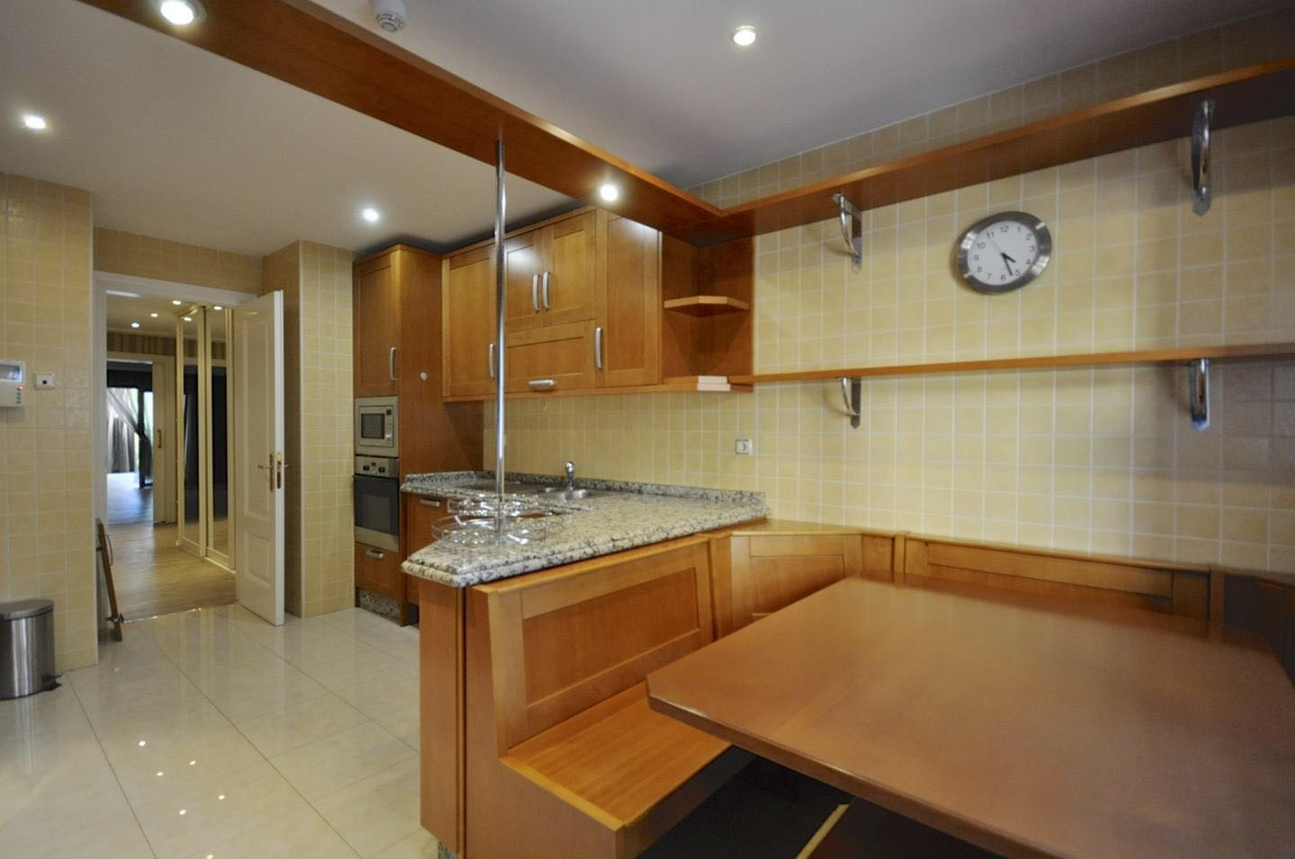 Very spacious 4 bedroom ground floor apartment on The Golden Mile in Marbella Golden Mile