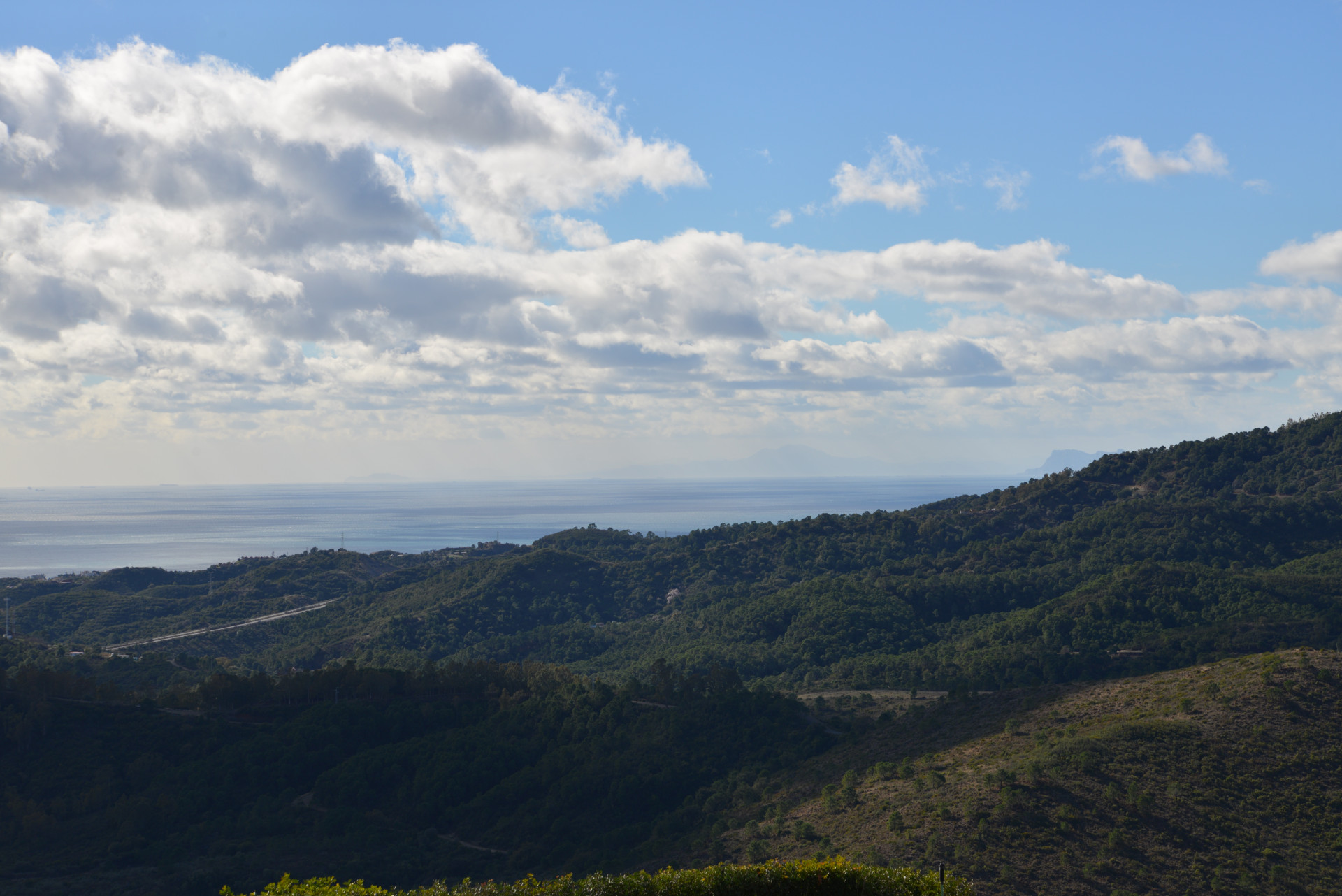 Una villa de lujo de 4 dormitorios en una parcela doble en Monte Mayor en Benahavis