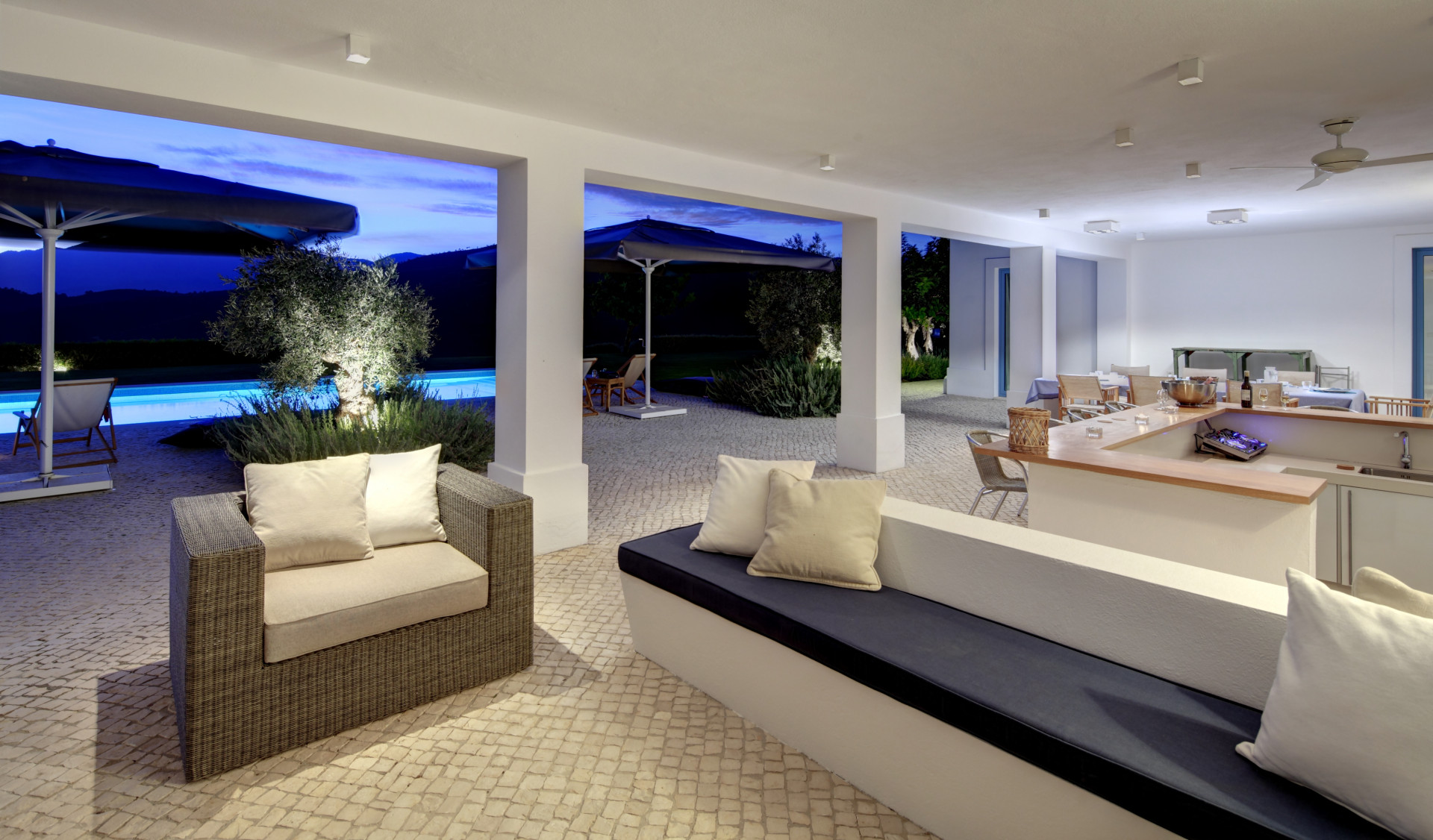 A truly luxurious 4 bedroom villa set on a double plot in Monte Mayor in Benahavis