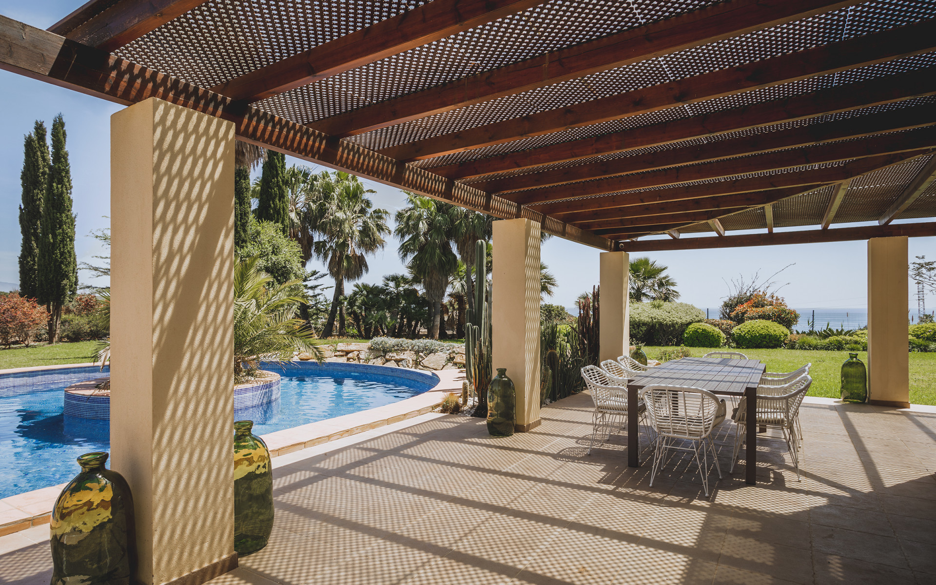 Private family villa set on an extensive plot in Estepona