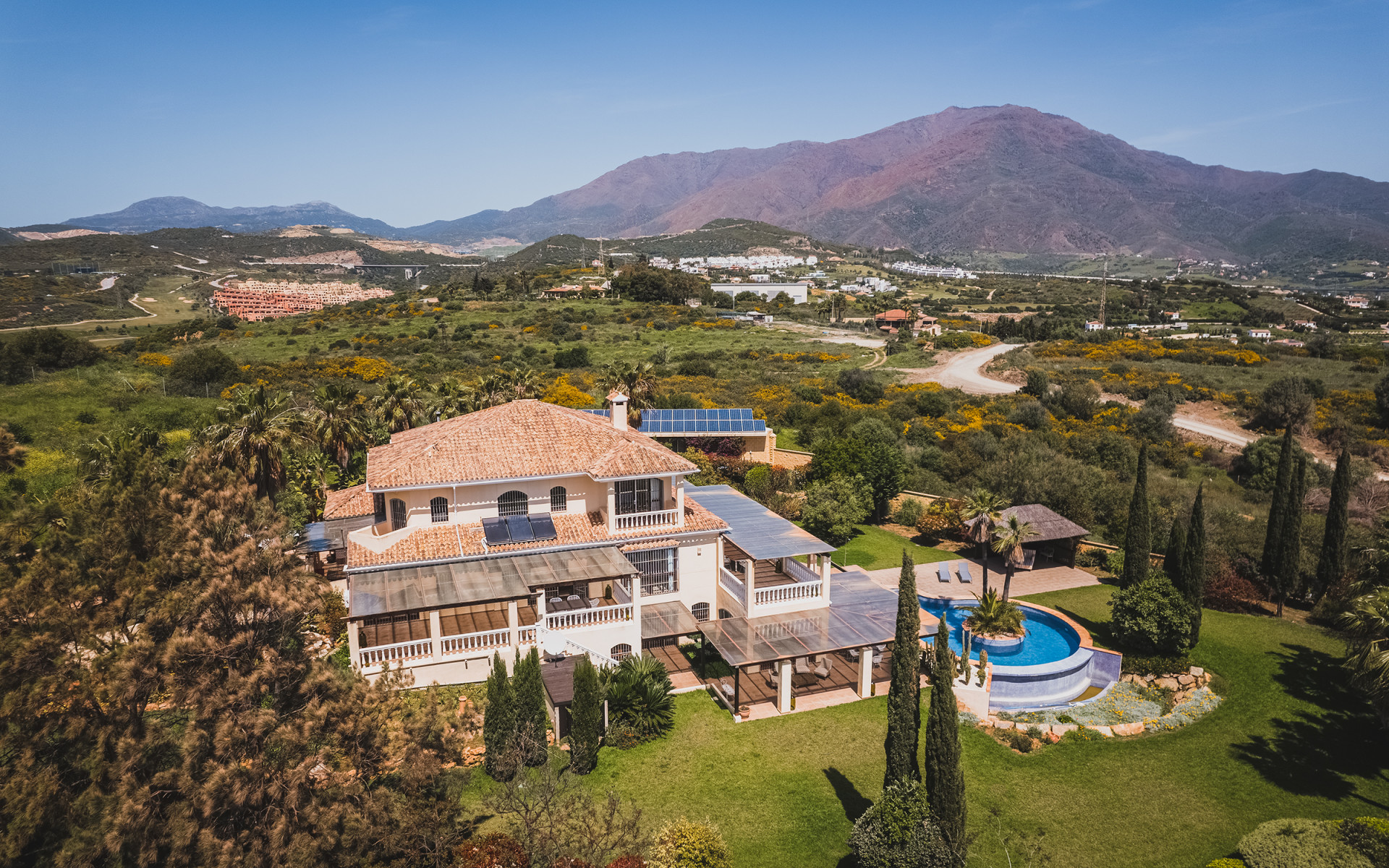 Private family villa set on an extensive plot in Estepona