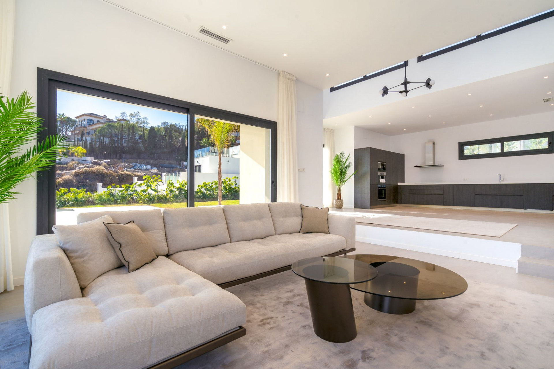 Off-plan villa in een luxe project van slechts 5 villa's in Oost-Marbella in Marbella Este