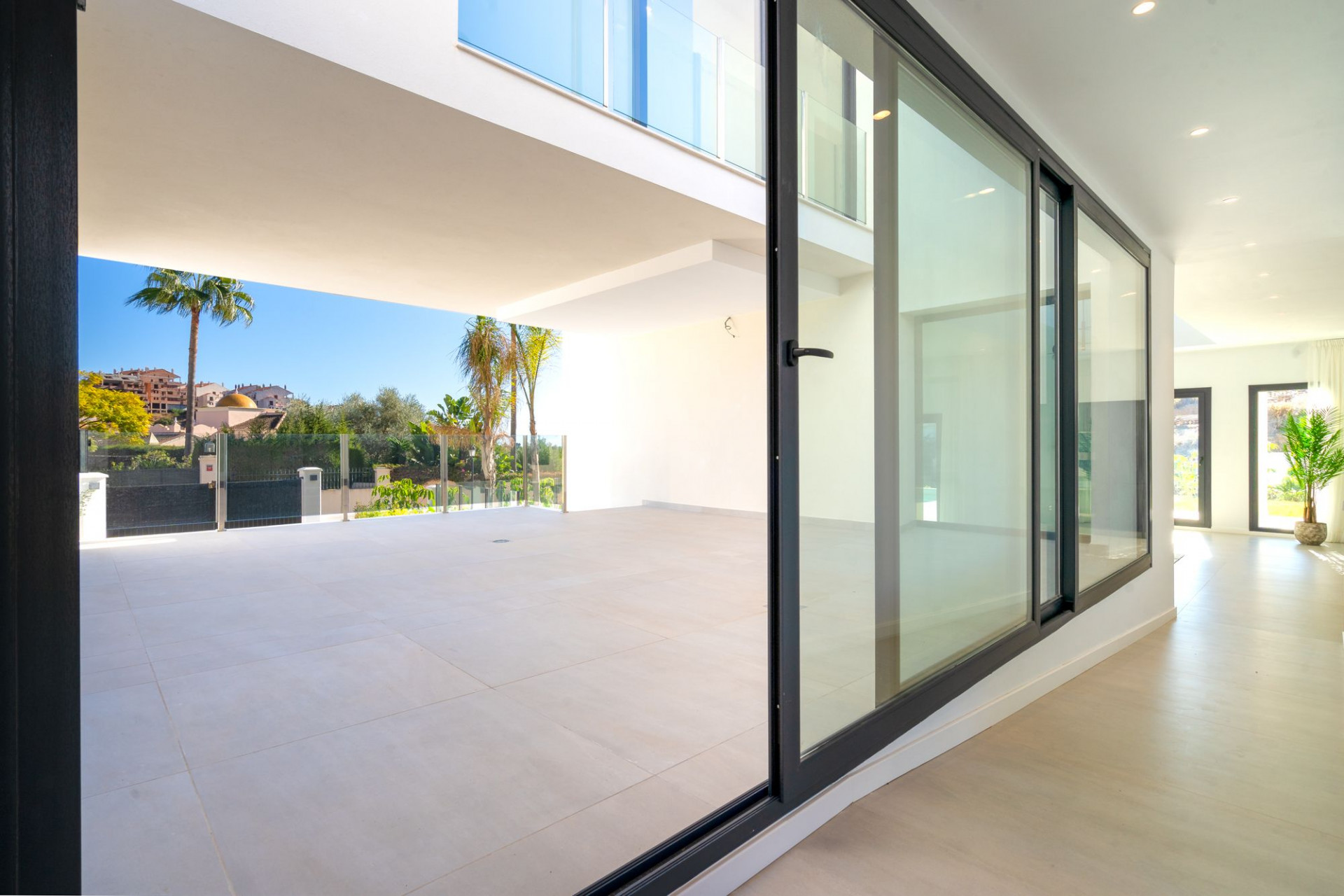 Off-plan villa in een luxe project van slechts 5 villa's in Oost-Marbella in Marbella Este