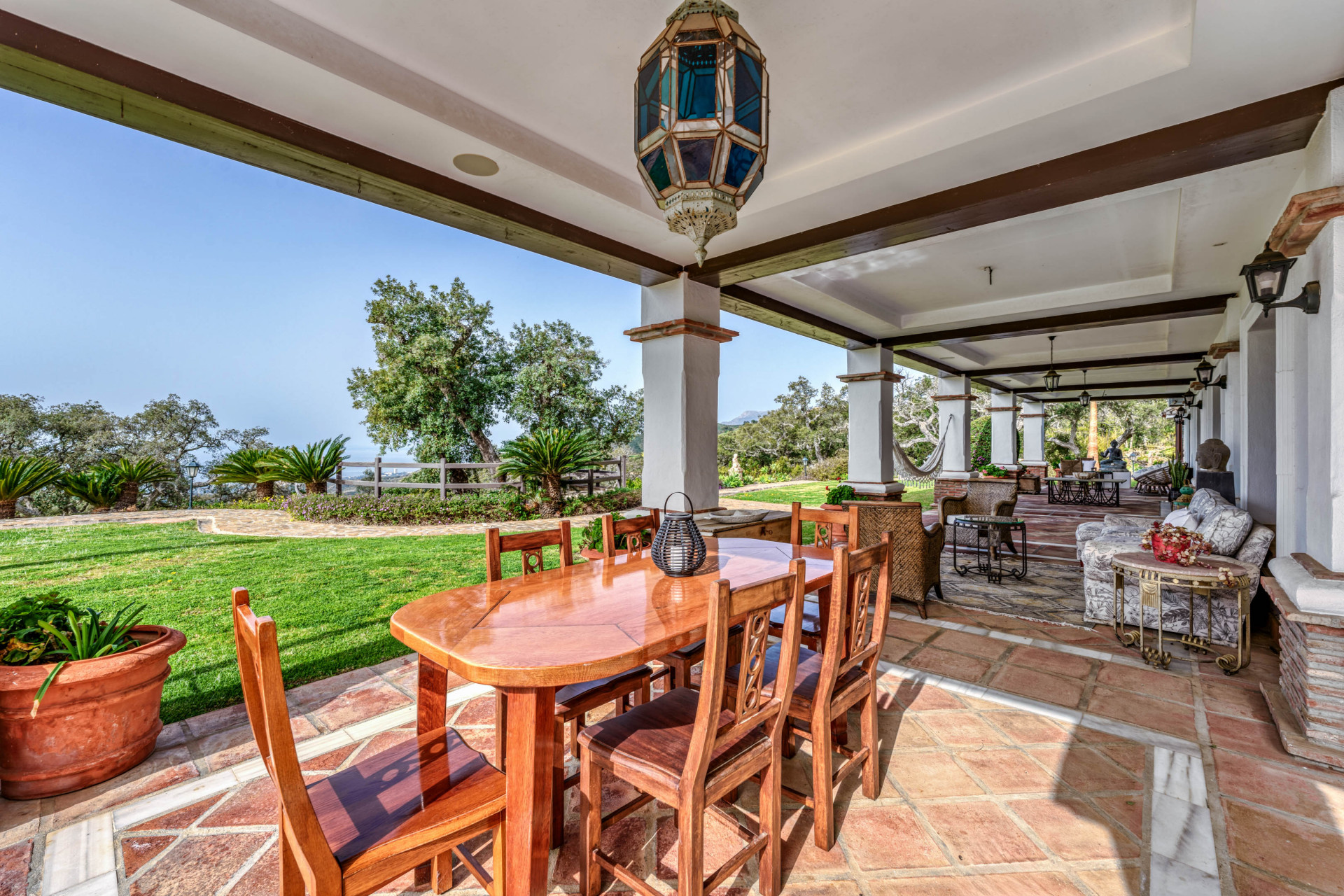 Impresionante finca con vistas al mar en La Mairena en Marbella Este