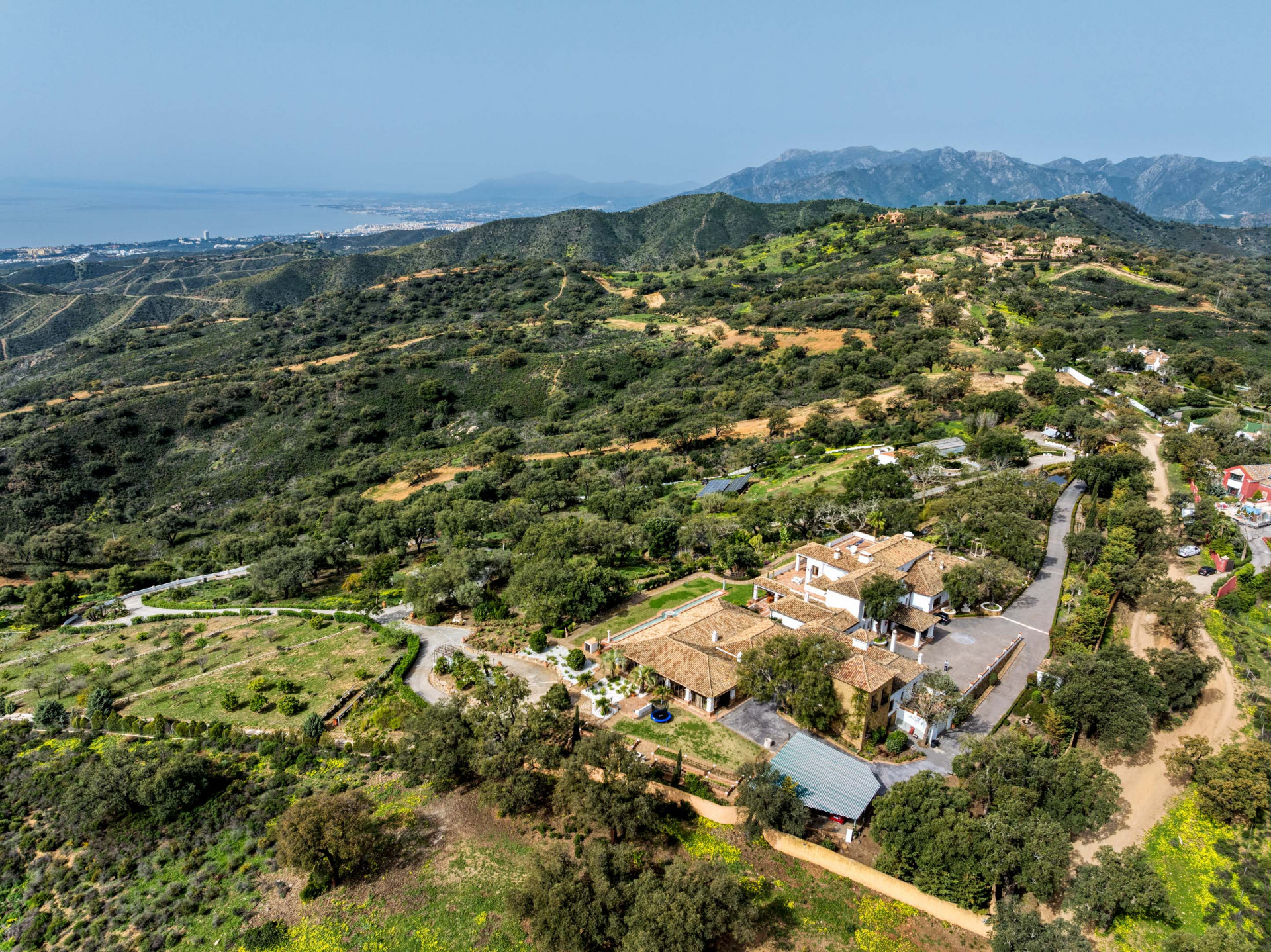 Impresionante finca con vistas al mar en La Mairena en Marbella Este