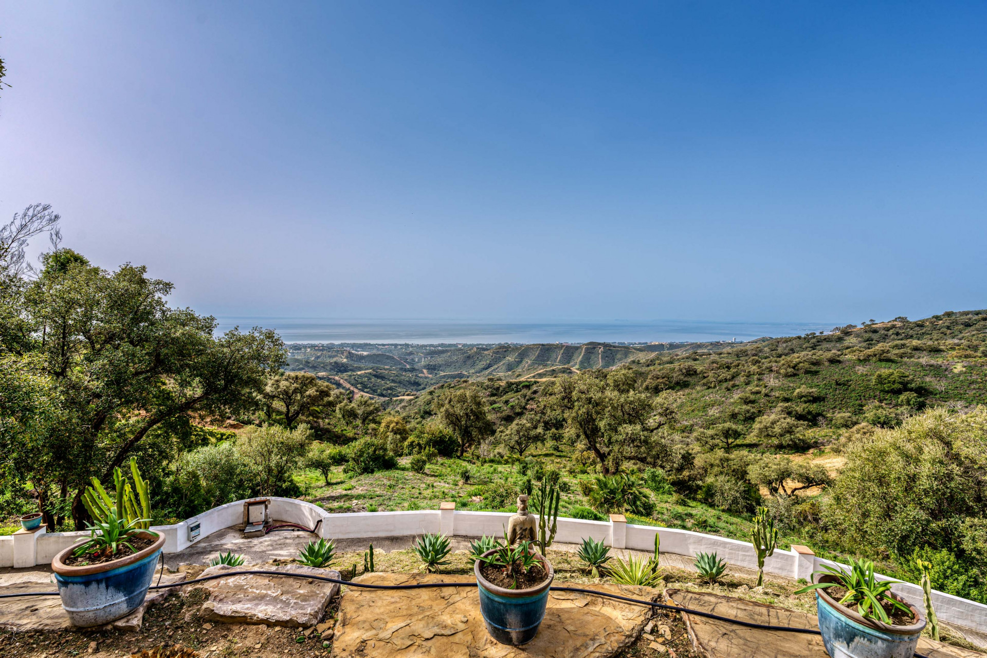 Impresionante finca con vistas al mar en La Mairena en Marbella Este