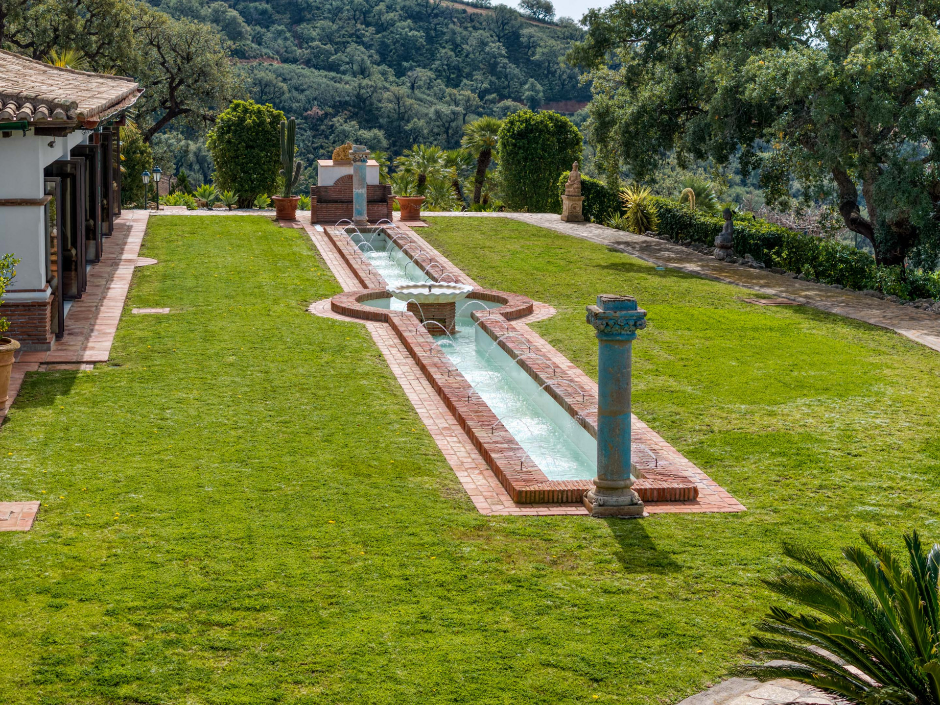 Impresionante finca con vistas al mar en La Mairena en Marbella Este