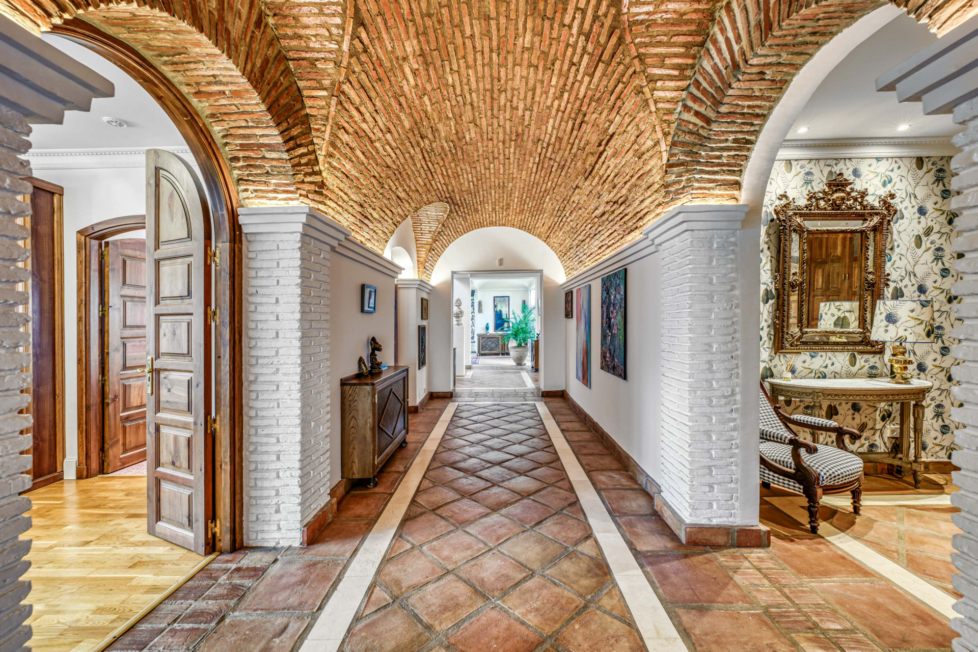 Astonishing country estate with sea views in La Mairena in Marbella Este