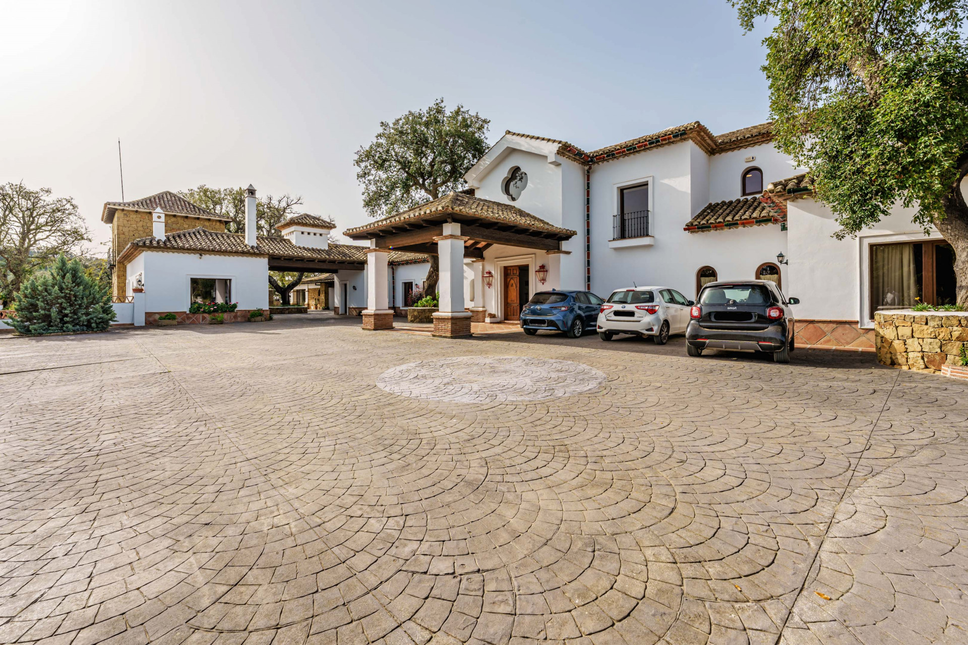 Impresionante finca con vistas al mar en La Mairena en Marbella Este