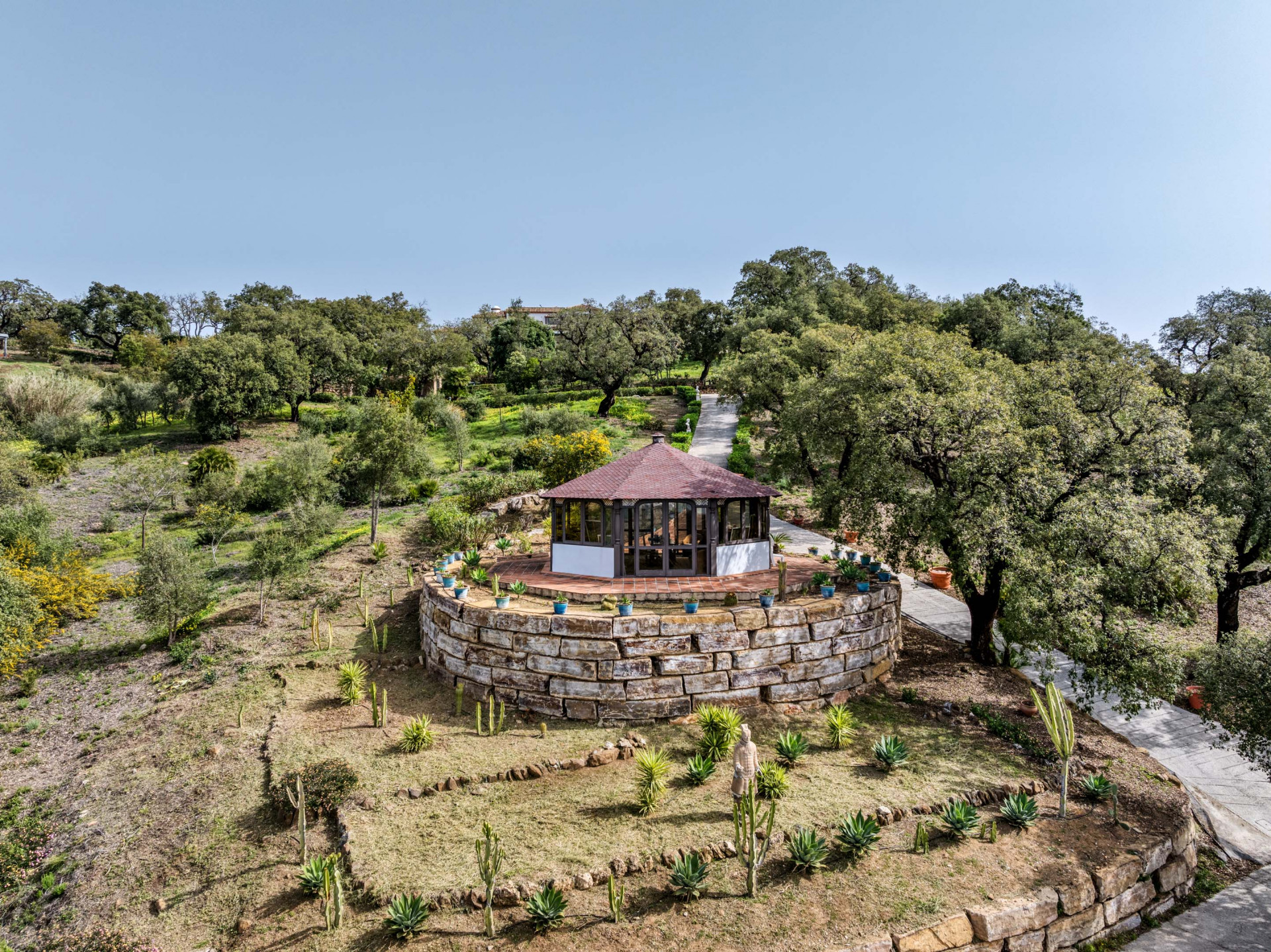 Impresionante finca con vistas al mar en La Mairena en Marbella Este