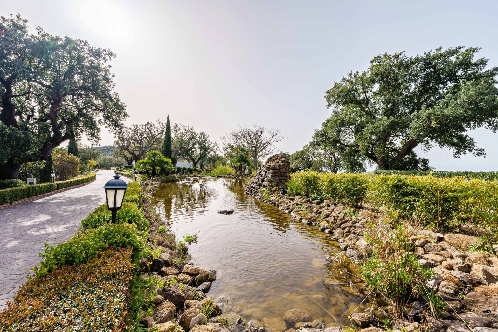 Impresionante finca con vistas al mar en La Mairena en Marbella Este