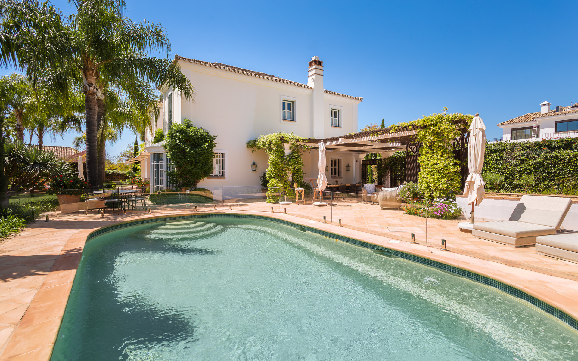 Elegant designer family villa in Marbella centre in Marbella