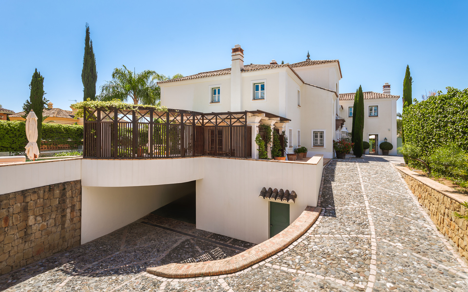 Elegante villa familiar de diseño en el centro de Marbella en Marbella