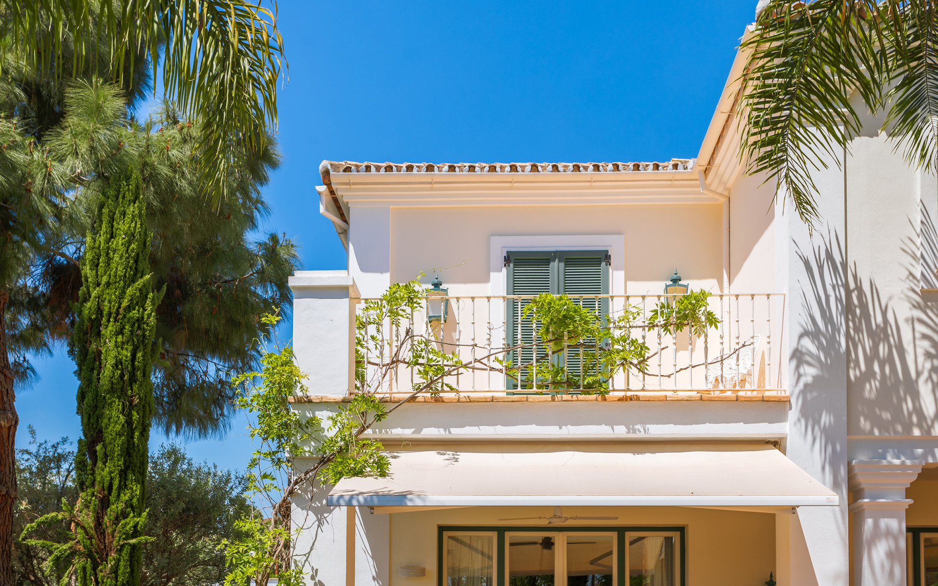 Elegant designer family villa in Marbella centre in Marbella