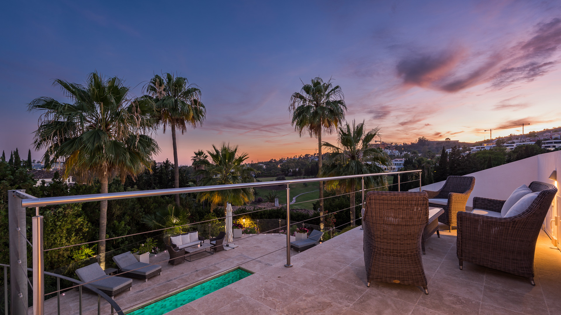 Fully renovated villa set on an elevated plot with golf views in Los Naranjos in Nueva Andalucia