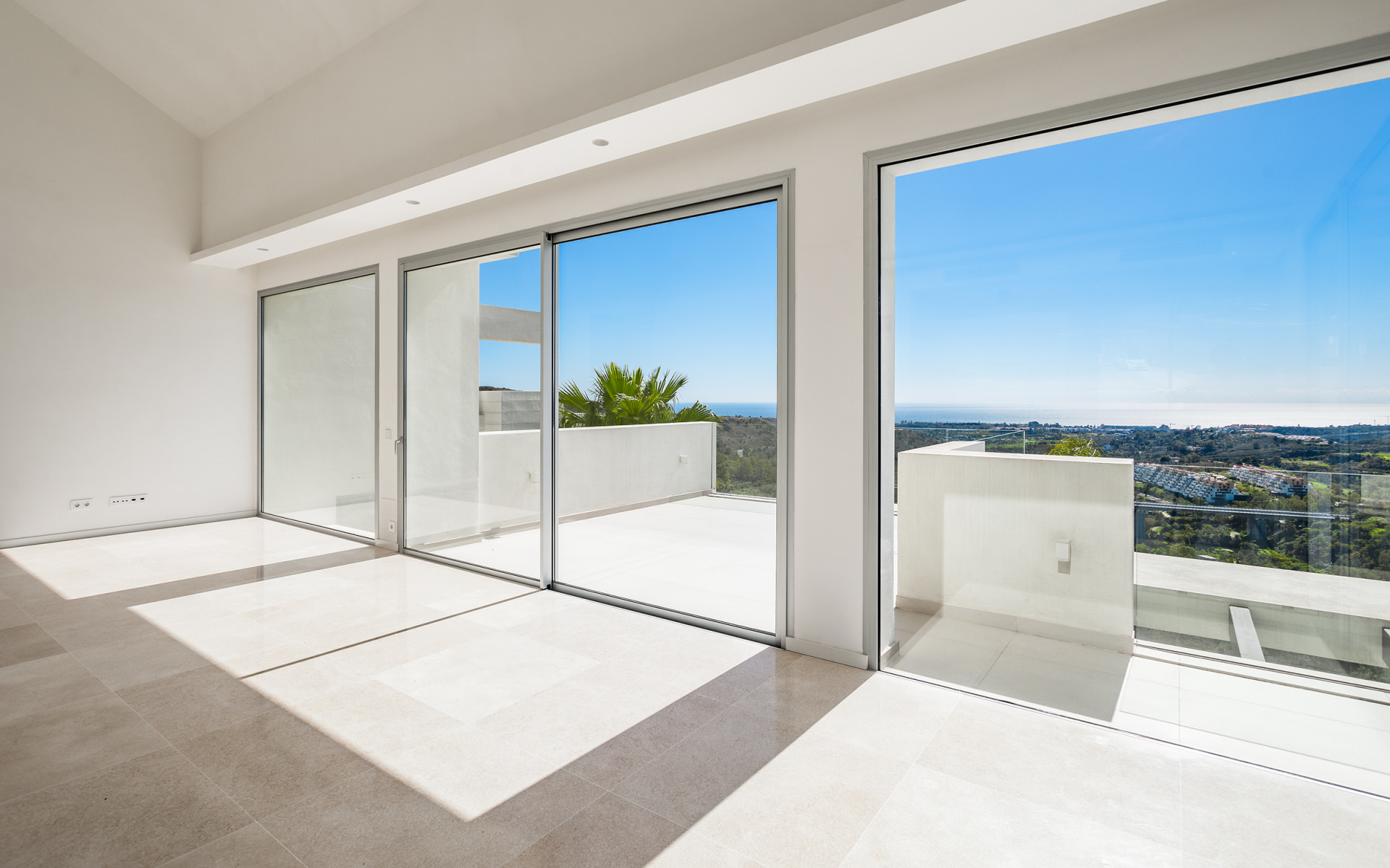 Stunning brand-new 4/5 bedroom penthouse in the hills in Benahavis