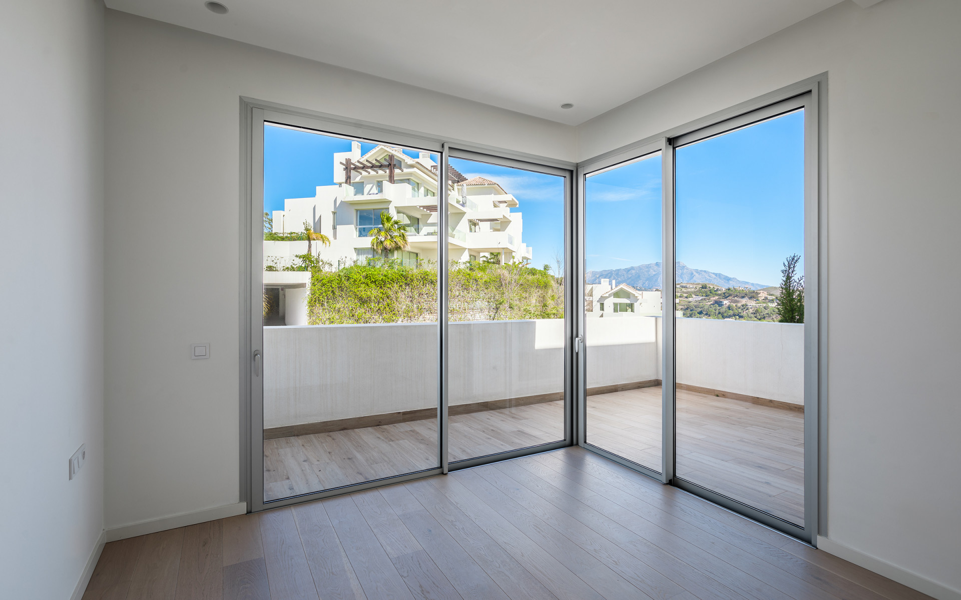 Stunning brand-new 4/5 bedroom penthouse in the hills in Benahavis