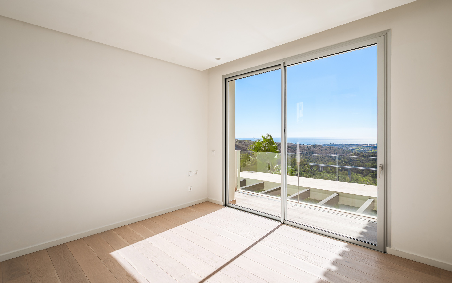 Stunning brand-new 4/5 bedroom penthouse in the hills in Benahavis