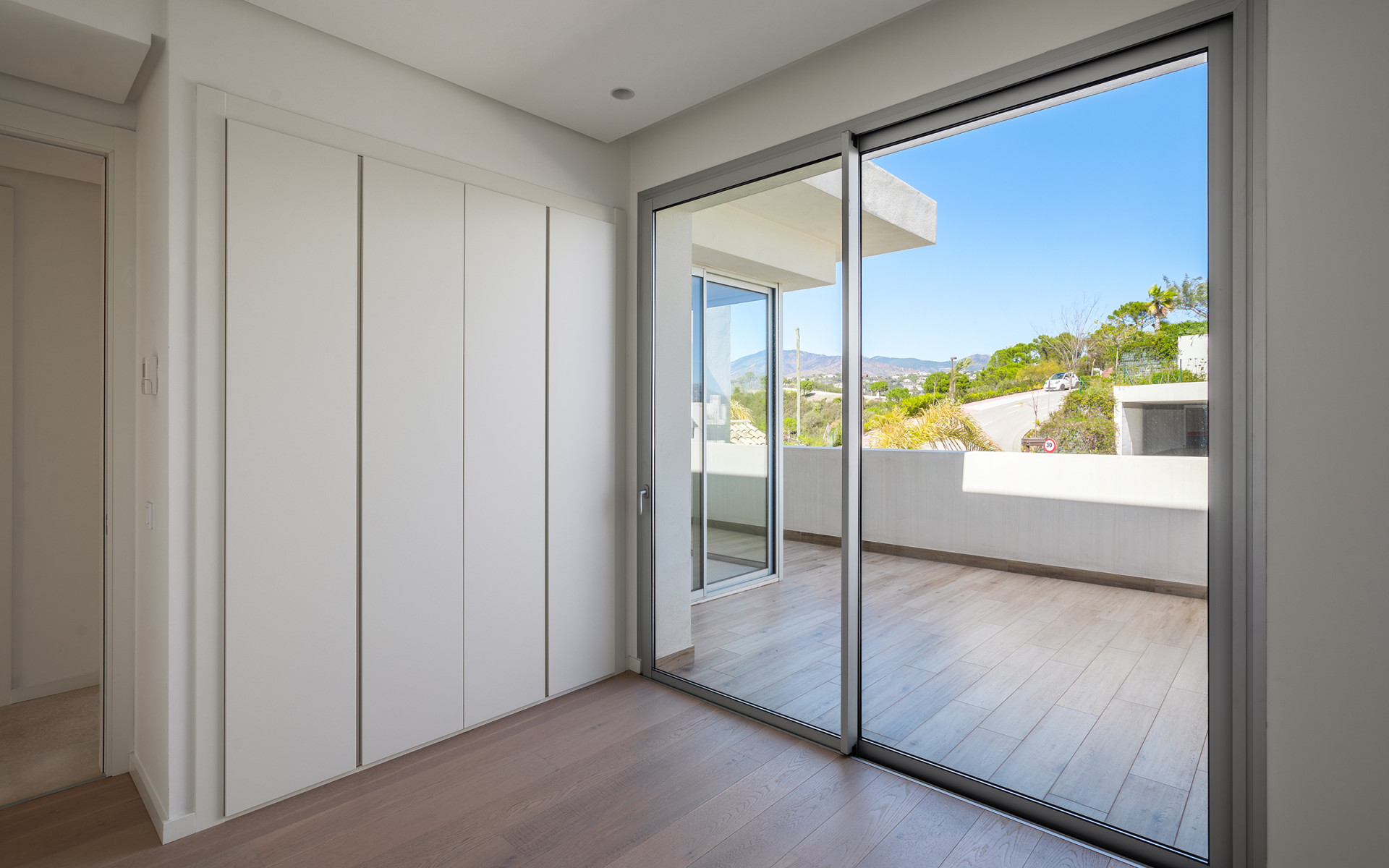 Stunning brand-new 4/5 bedroom penthouse in the hills in Benahavis