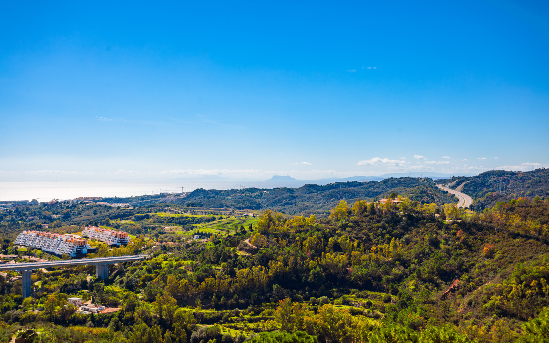 Stunning brand-new 4/5 bedroom penthouse in the hills in Benahavis