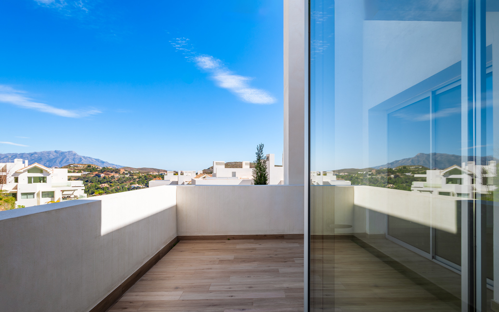 Stunning brand-new 4/5 bedroom penthouse in the hills in Benahavis