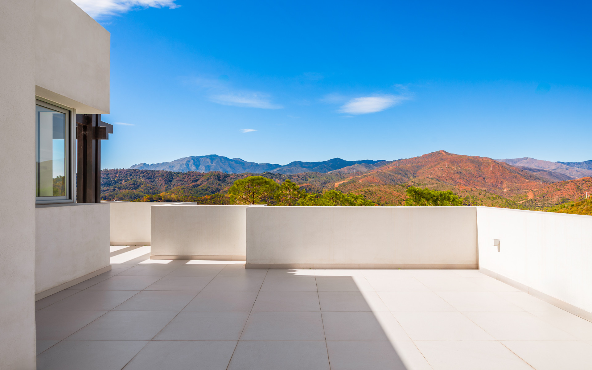 Stunning brand-new 4/5 bedroom penthouse in the hills in Benahavis