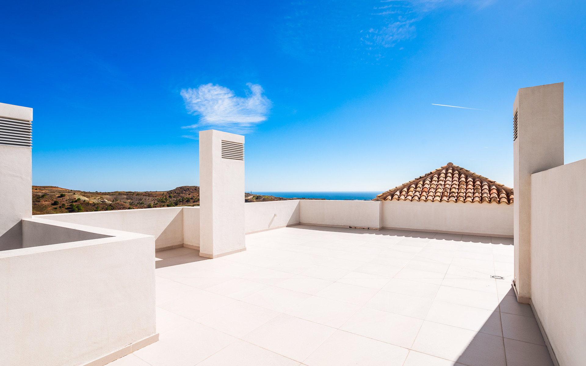 Stunning brand-new 4/5 bedroom penthouse in the hills in Benahavis