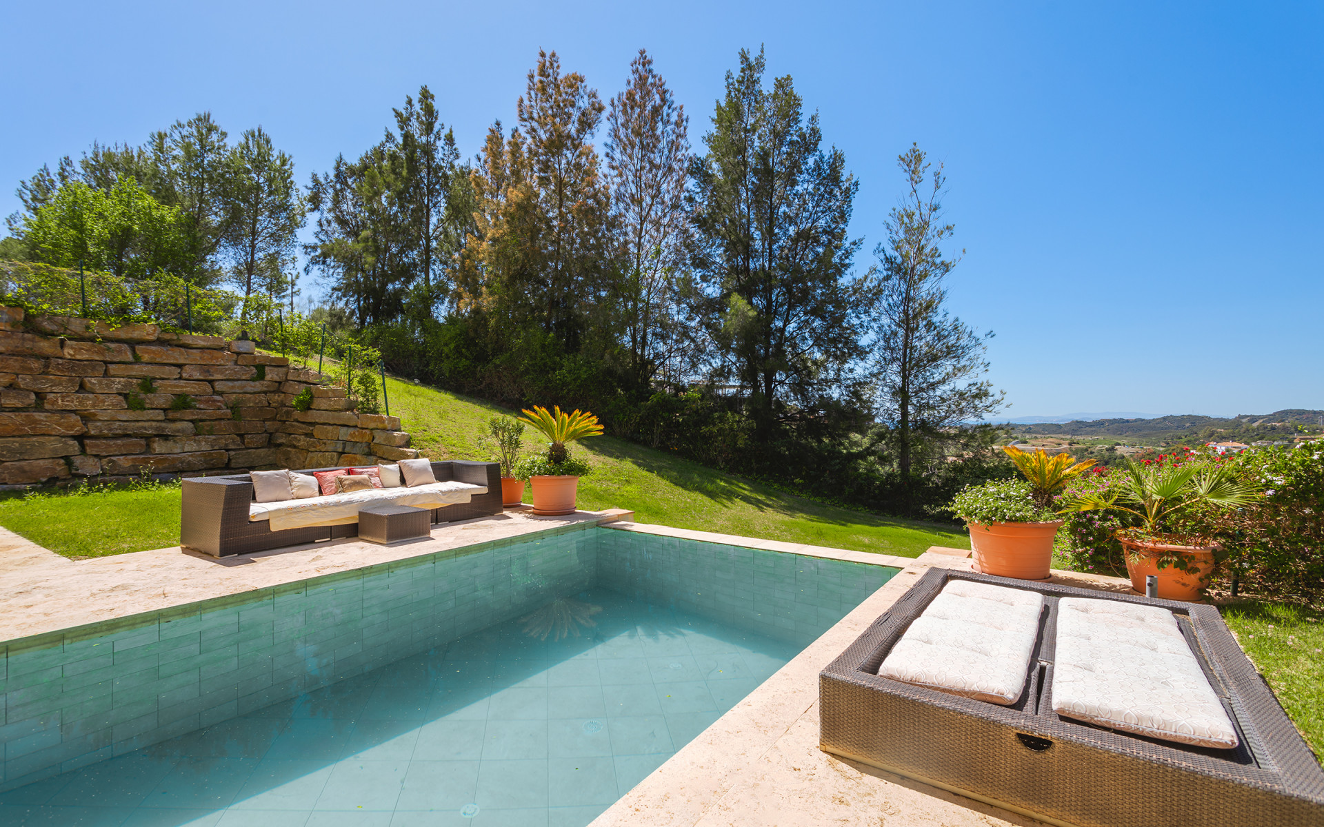 Frontline golf villa situated on an extensive plot in Marbella Club Golf Resort in Benahavis