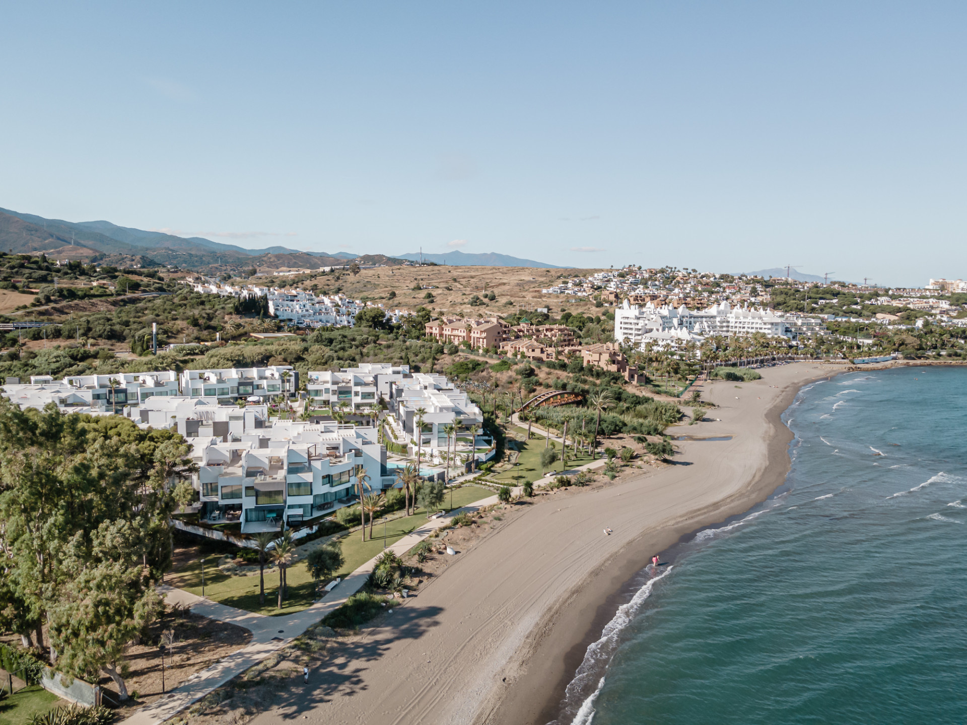 Luxueuse maison de ville de 3 chambres en bord de mer à Estepona