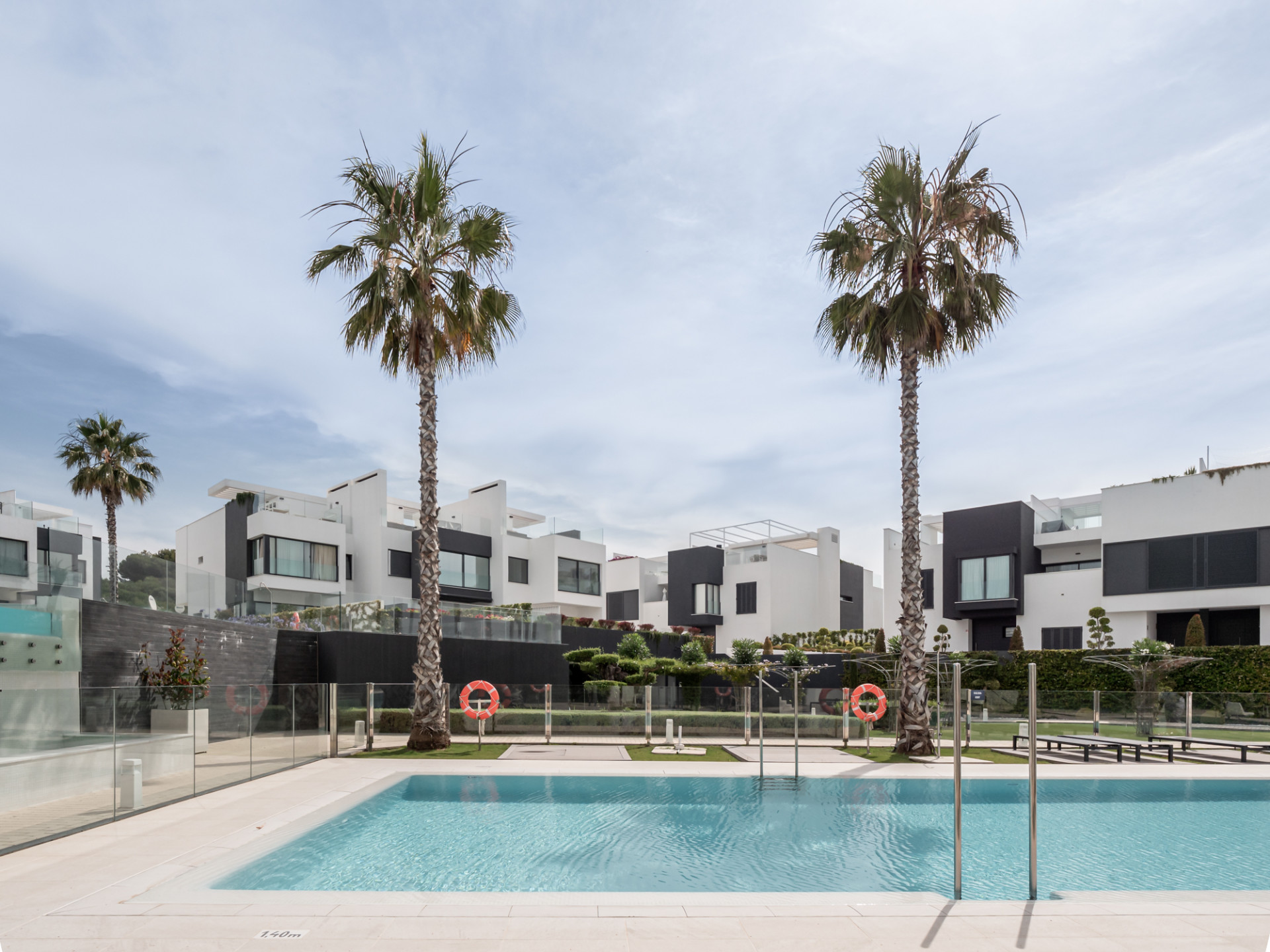 Luxe strandwoning met 3 slaapkamers in Estepona