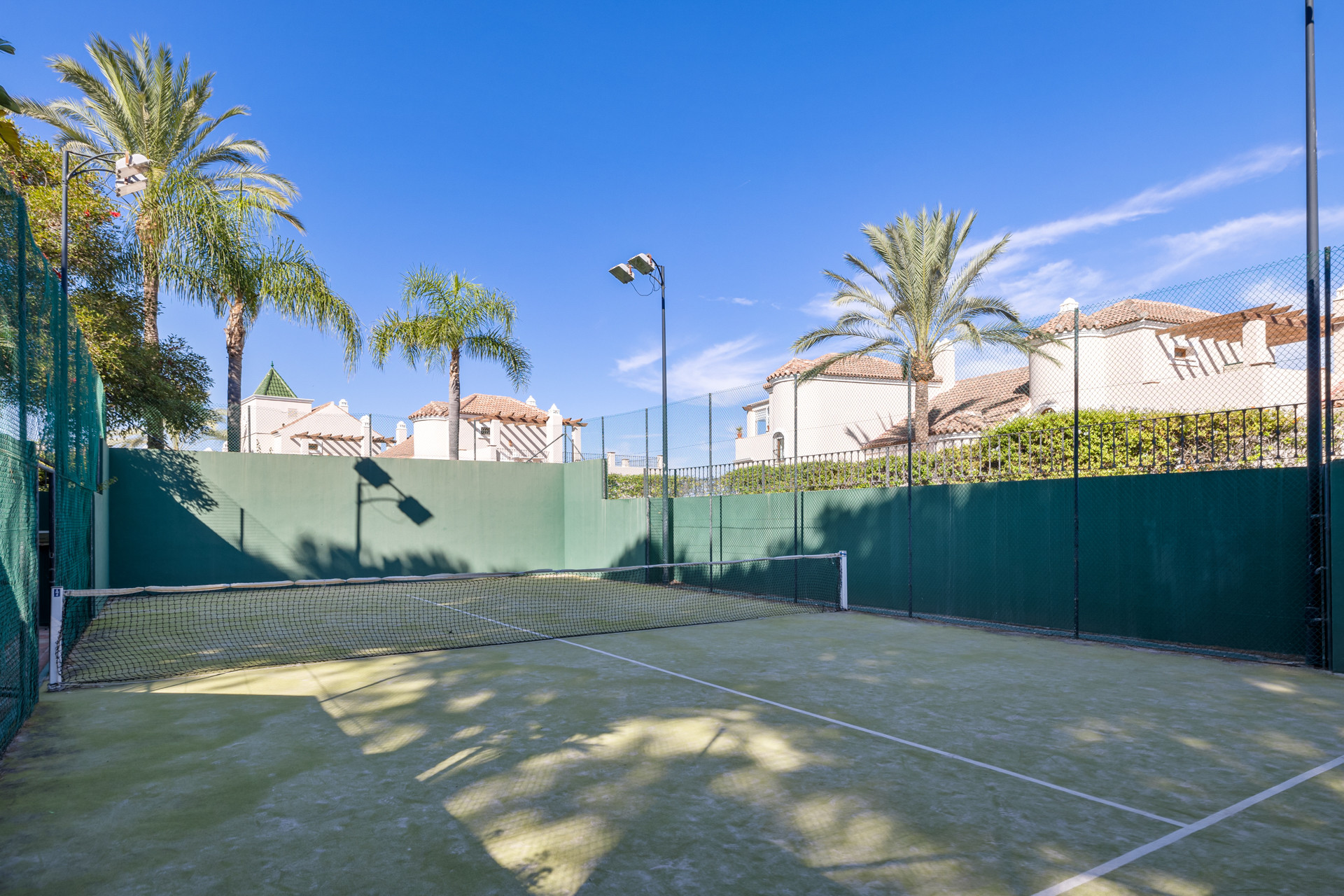 Townhouse met 4 slaapkamers en uitzicht op de kust in Paraiso Hills in Estepona