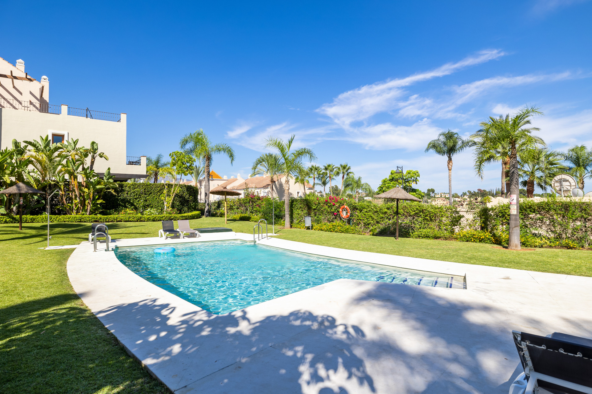 Maison de ville familiale de 4 chambres avec vue sur la côte à Paraiso Hills à Estepona