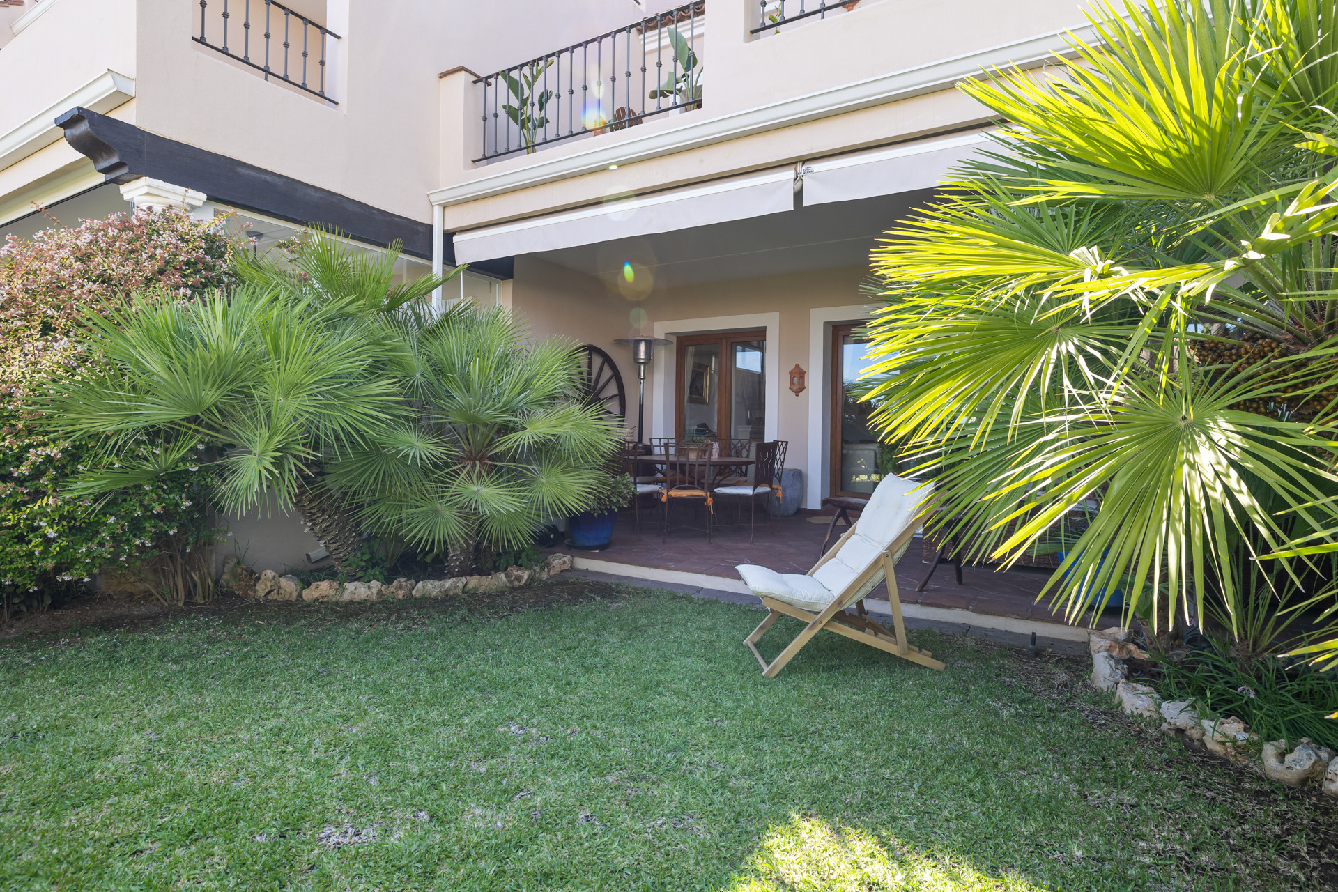 Adosado familiar de 4 dormitorios con vistas a la costa en Paraiso Hills en Estepona