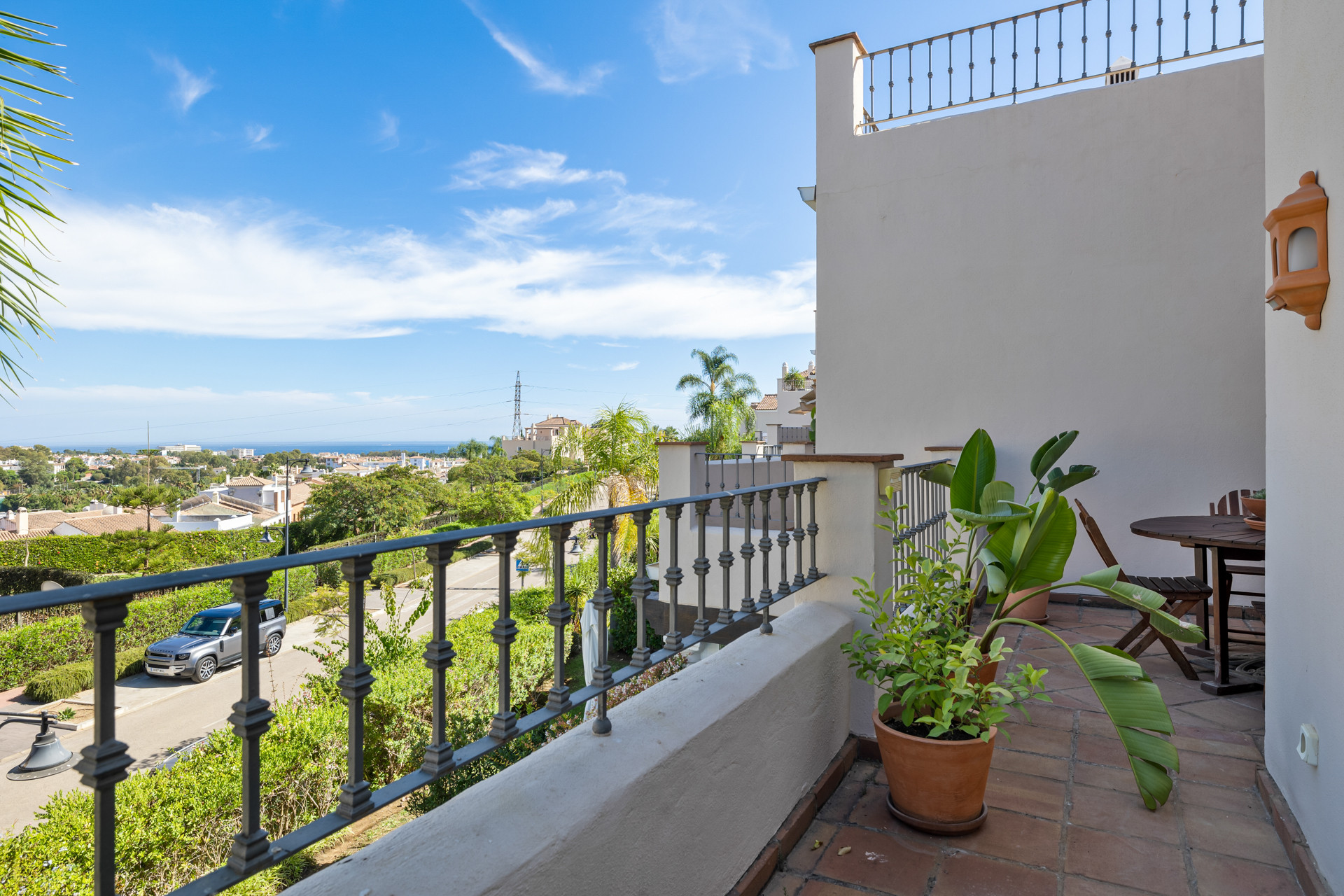 Townhouse met 4 slaapkamers en uitzicht op de kust in Paraiso Hills in Estepona