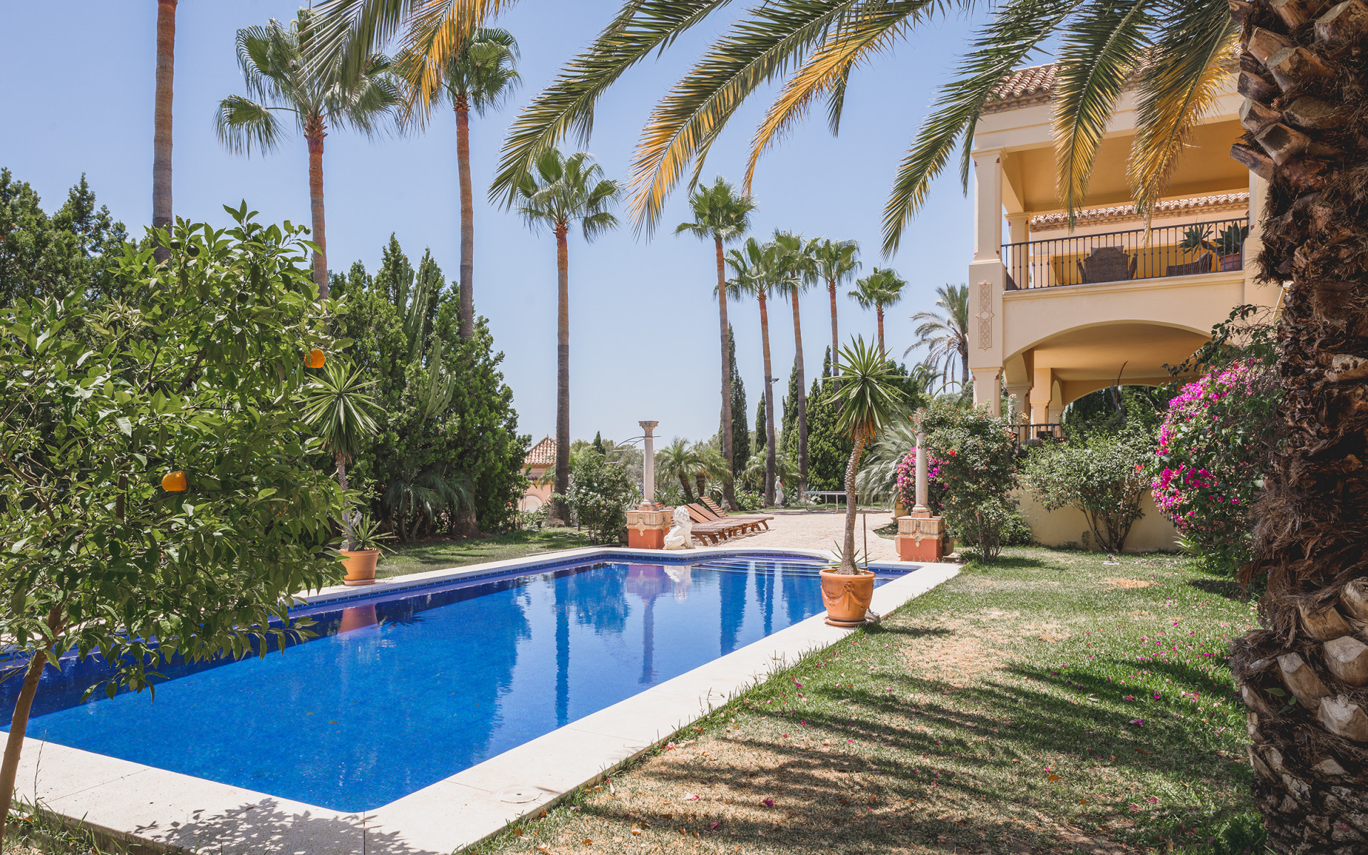 Elegant luxury villa in one of the most prestigious residential areas on Marbella’s Golden Mile in Marbella Golden Mile