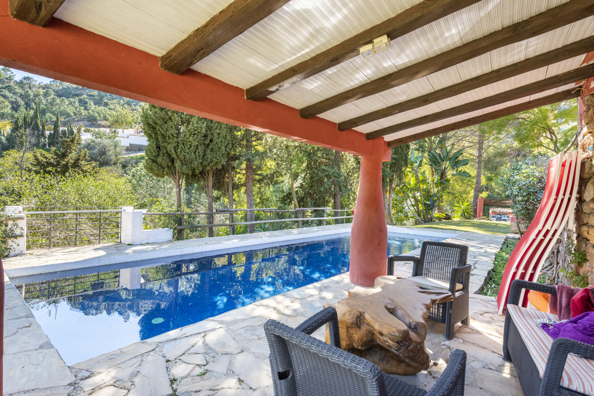 Twee villa's op een groot perceel in Benahavis in Benahavis