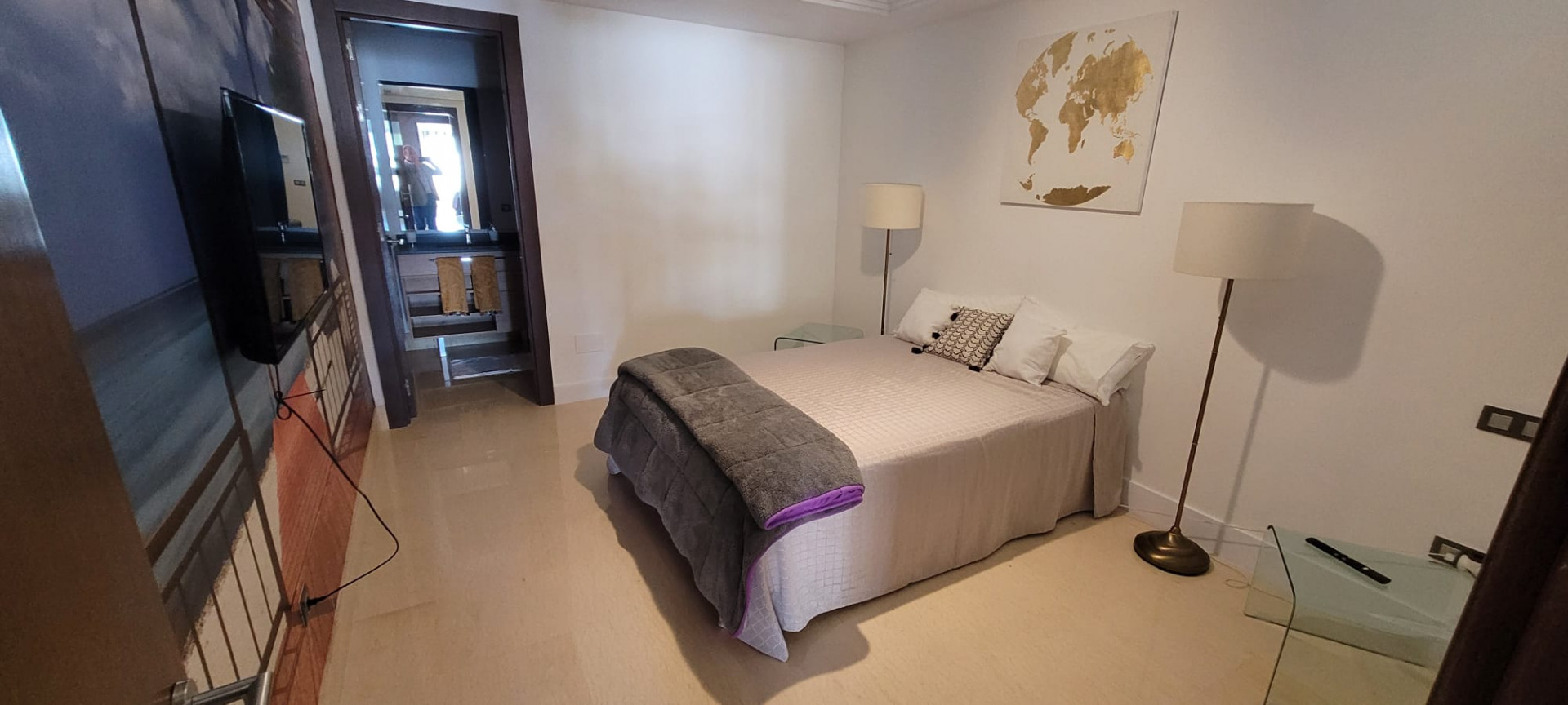 Appartement de 3 chambres à coucher avec vues panoramiques dans un prestigieux quartier de golf à Benahavis