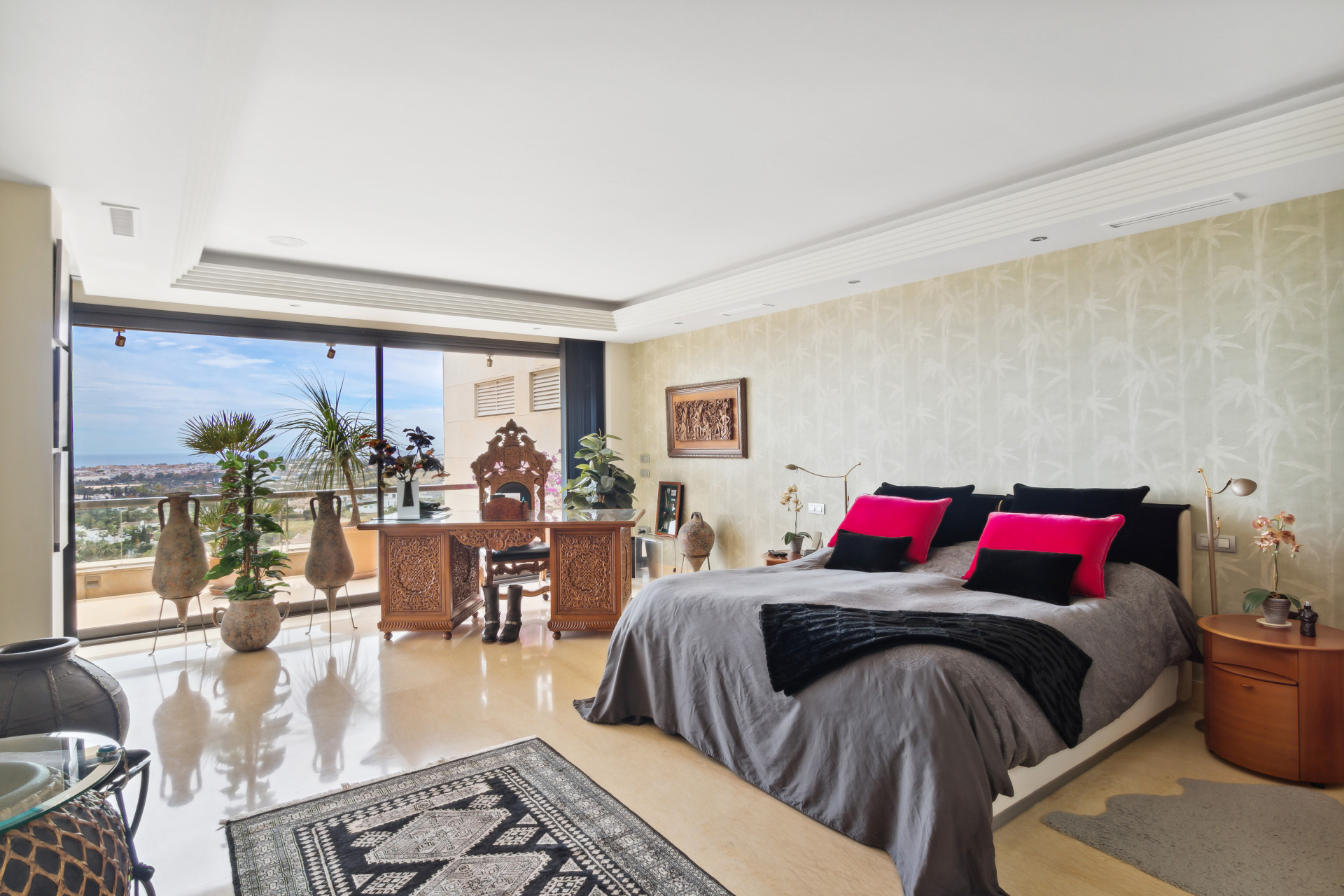 Penthouse exquis de cinq chambres à coucher en duplex situé à Los Arrayanes à Marbella. à Nueva Andalucia