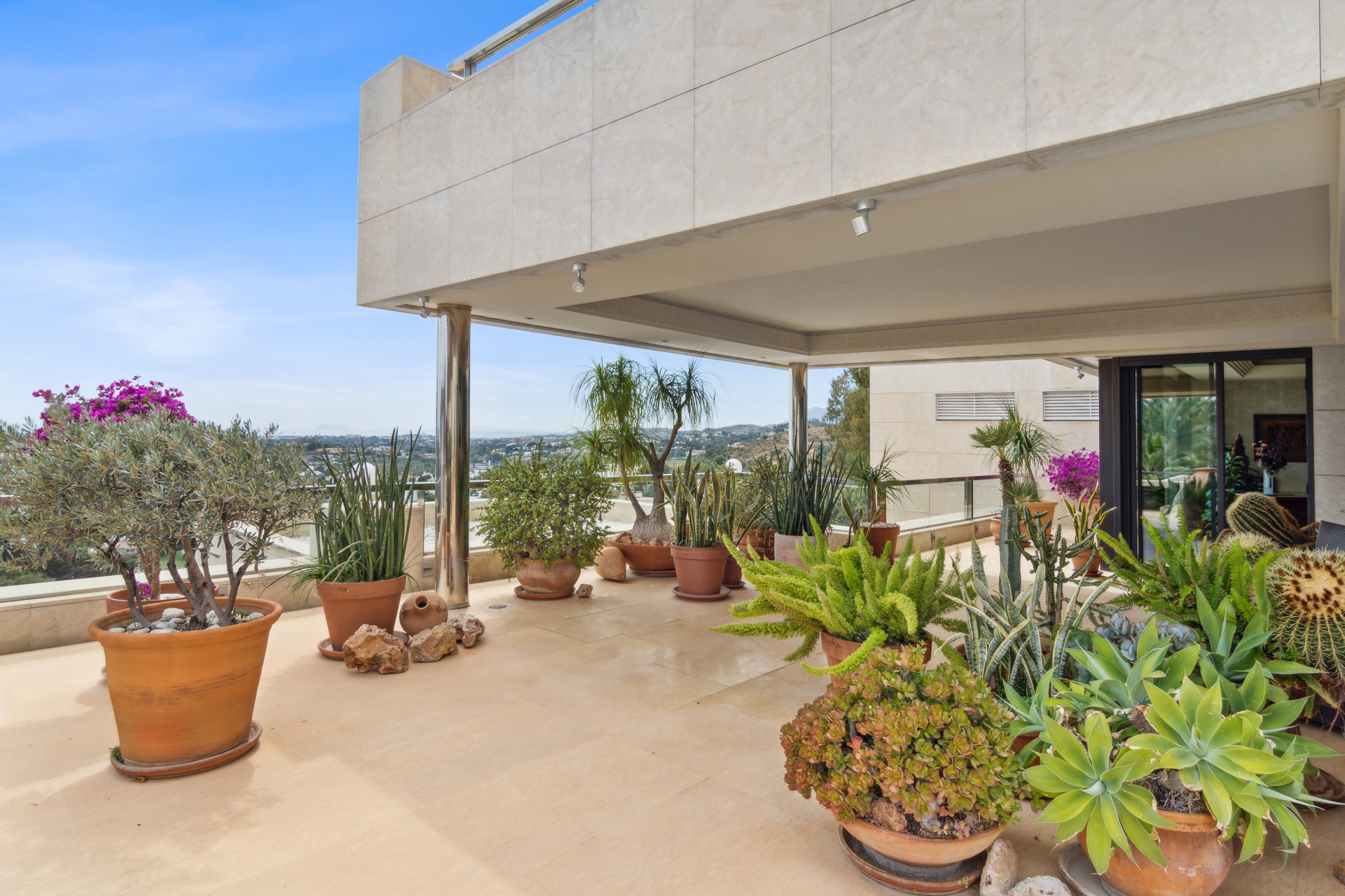 Penthouse for sale in <i>Los Arrayanes, </i>Nueva Andalucia