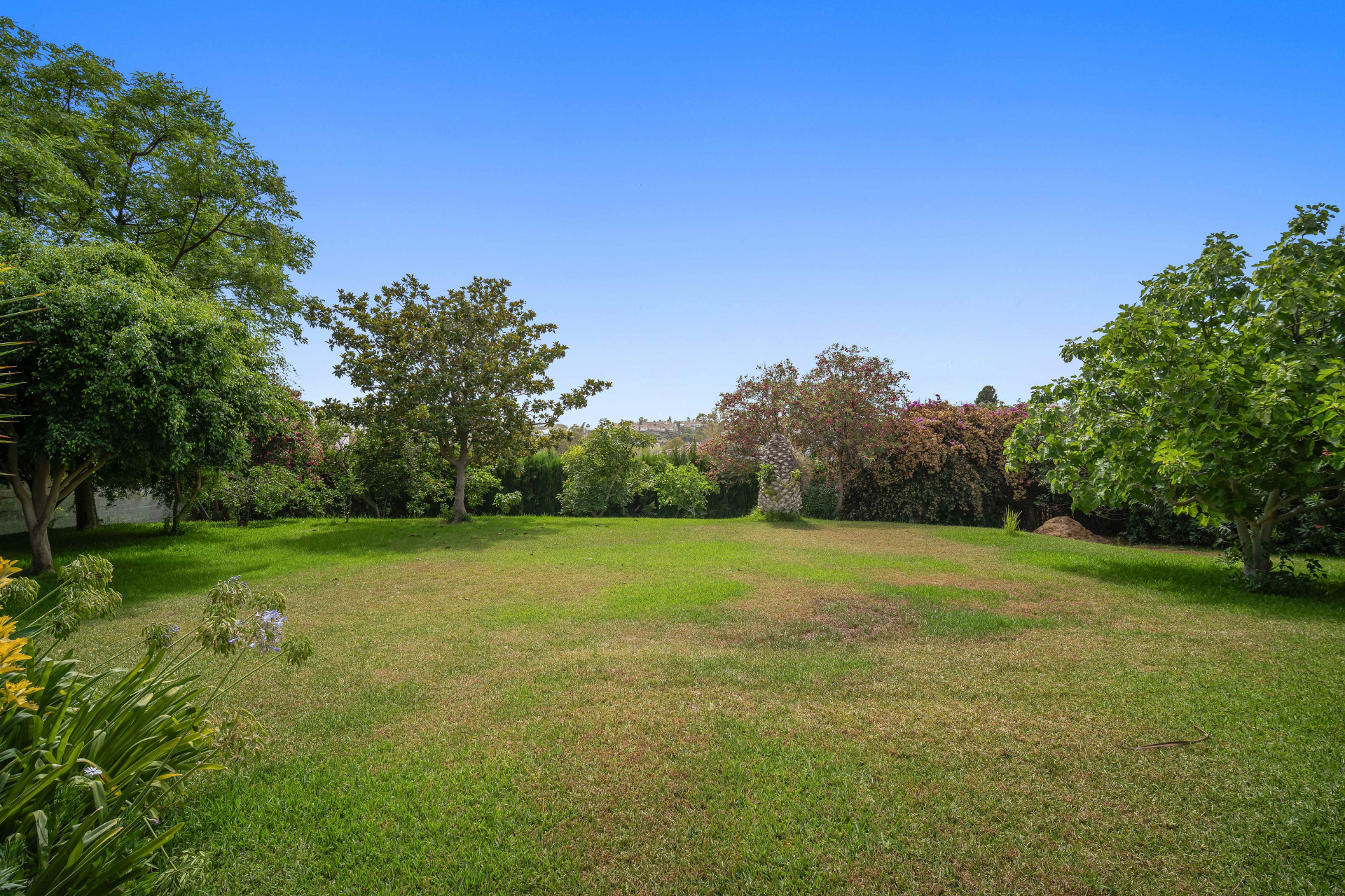 Villa op een dubbel plot, vier slaapkamers, drie badkamers, Guadalmina Alta in San Pedro de Alcantara