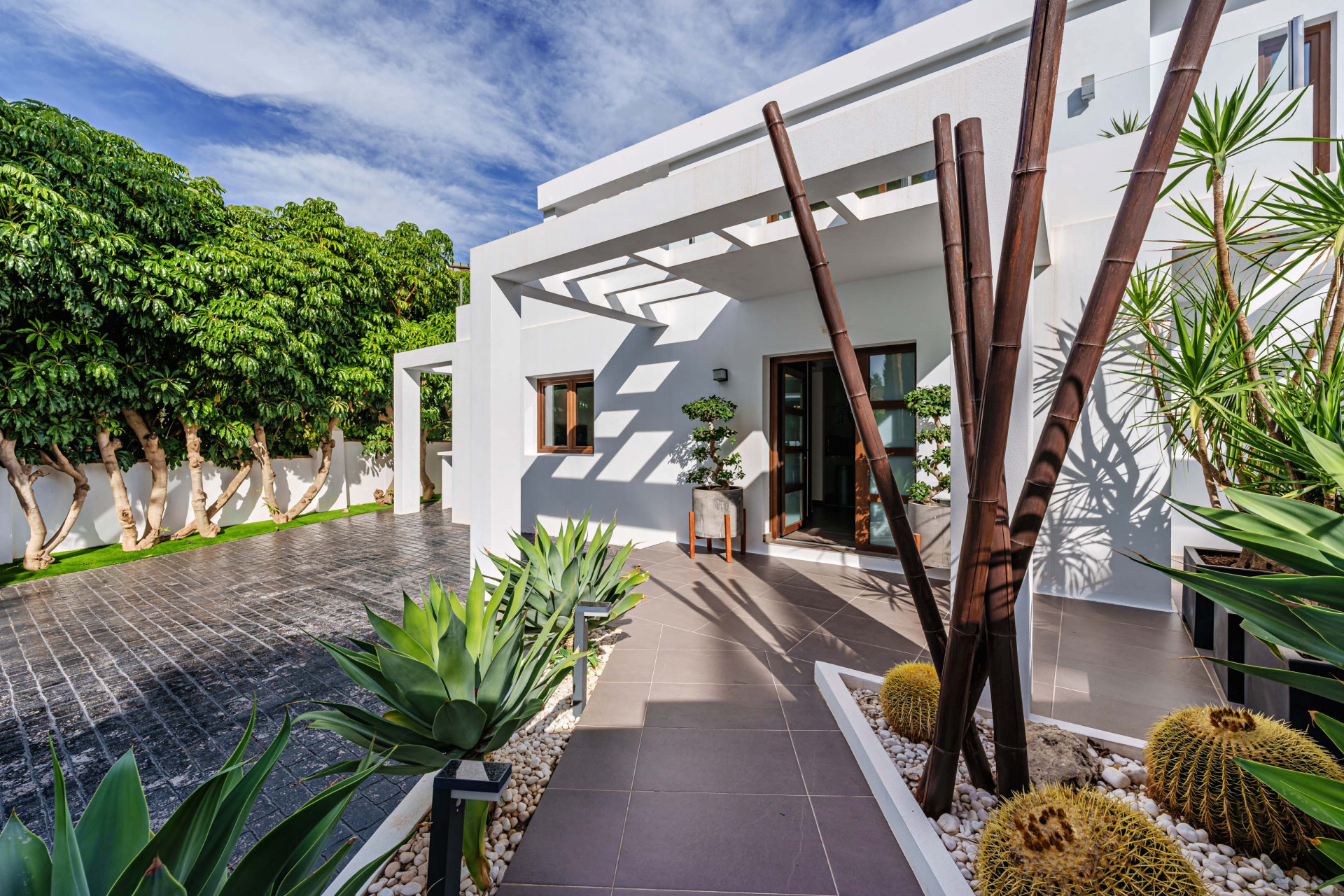 Villa for sale in <i>El Rosario, </i>Marbella Este