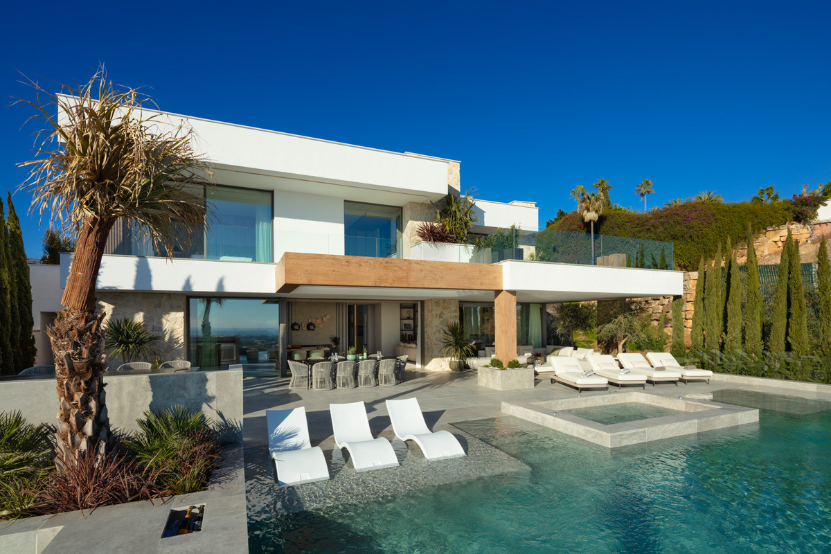 Villa recientemente terminada situada en el exclusivo complejo cerrado de The Hills, en La Quinta. en Benahavis